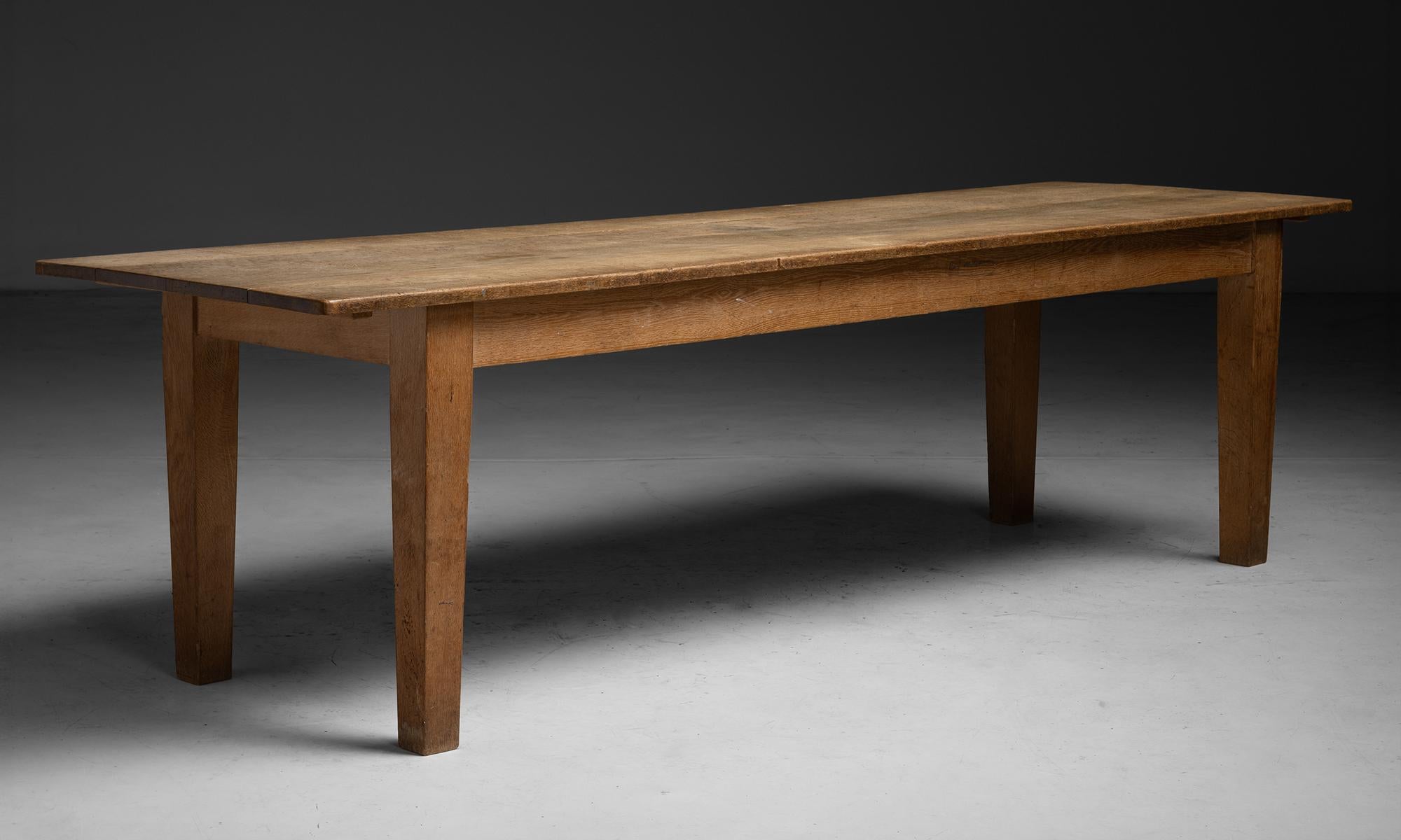 Oak Dining Tables, England 1900 In Distressed Condition In Culver City, CA
