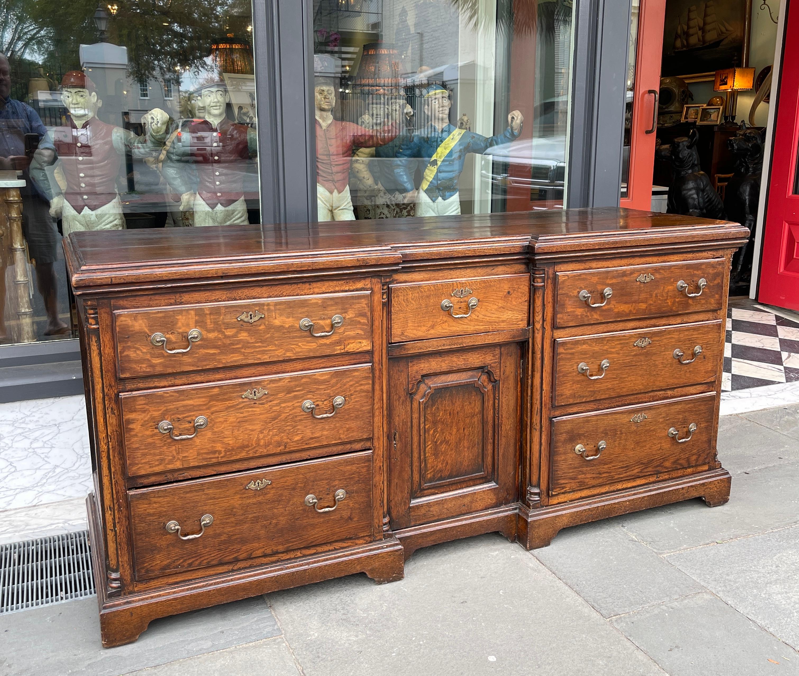 Oak Dresser Base with Drawers and Center Cabinet 18th Century For Sale 1