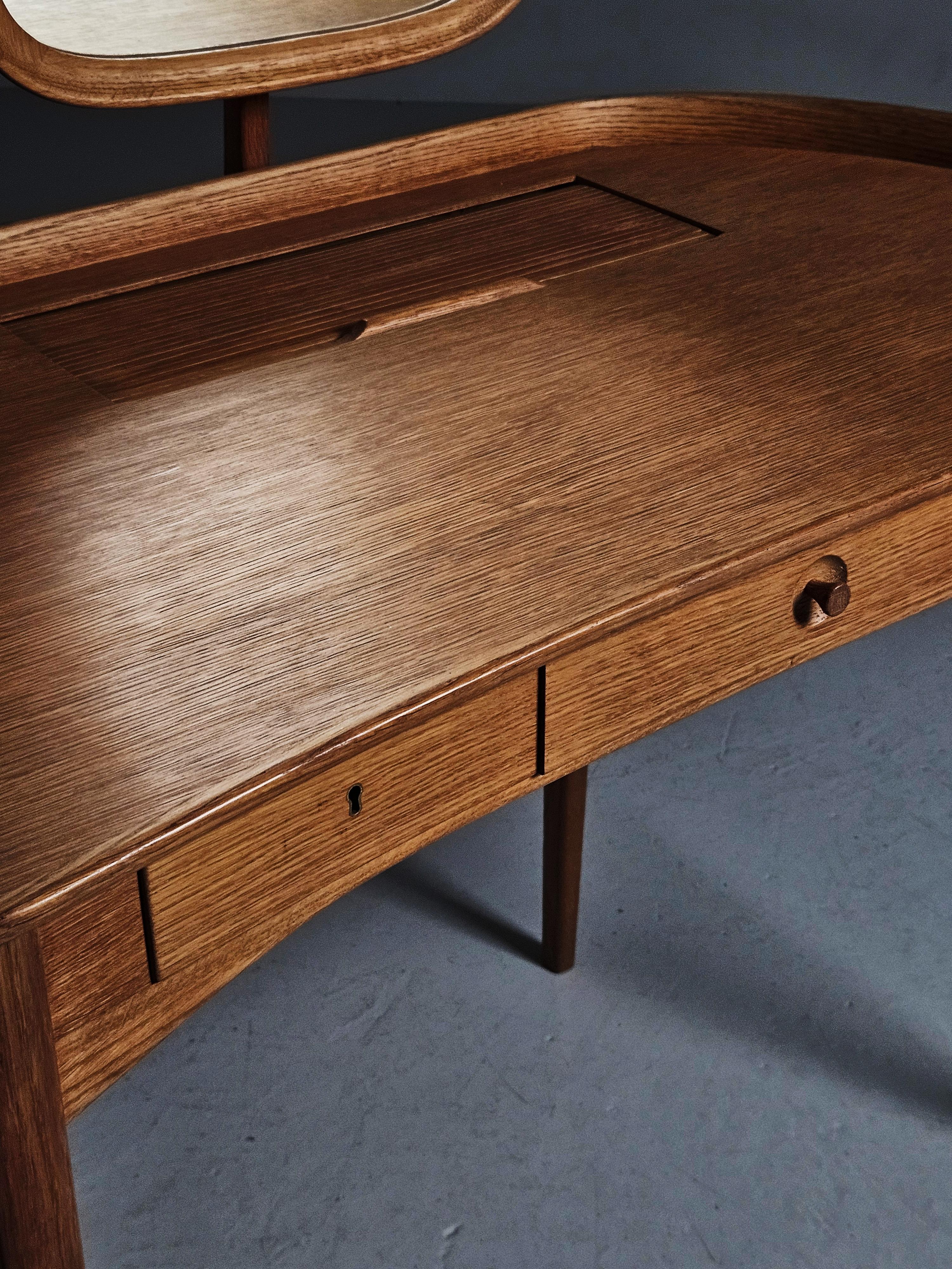 Oak dressing table 'Birgitta' by Carl Malmsten, Sweden, 1950s 4