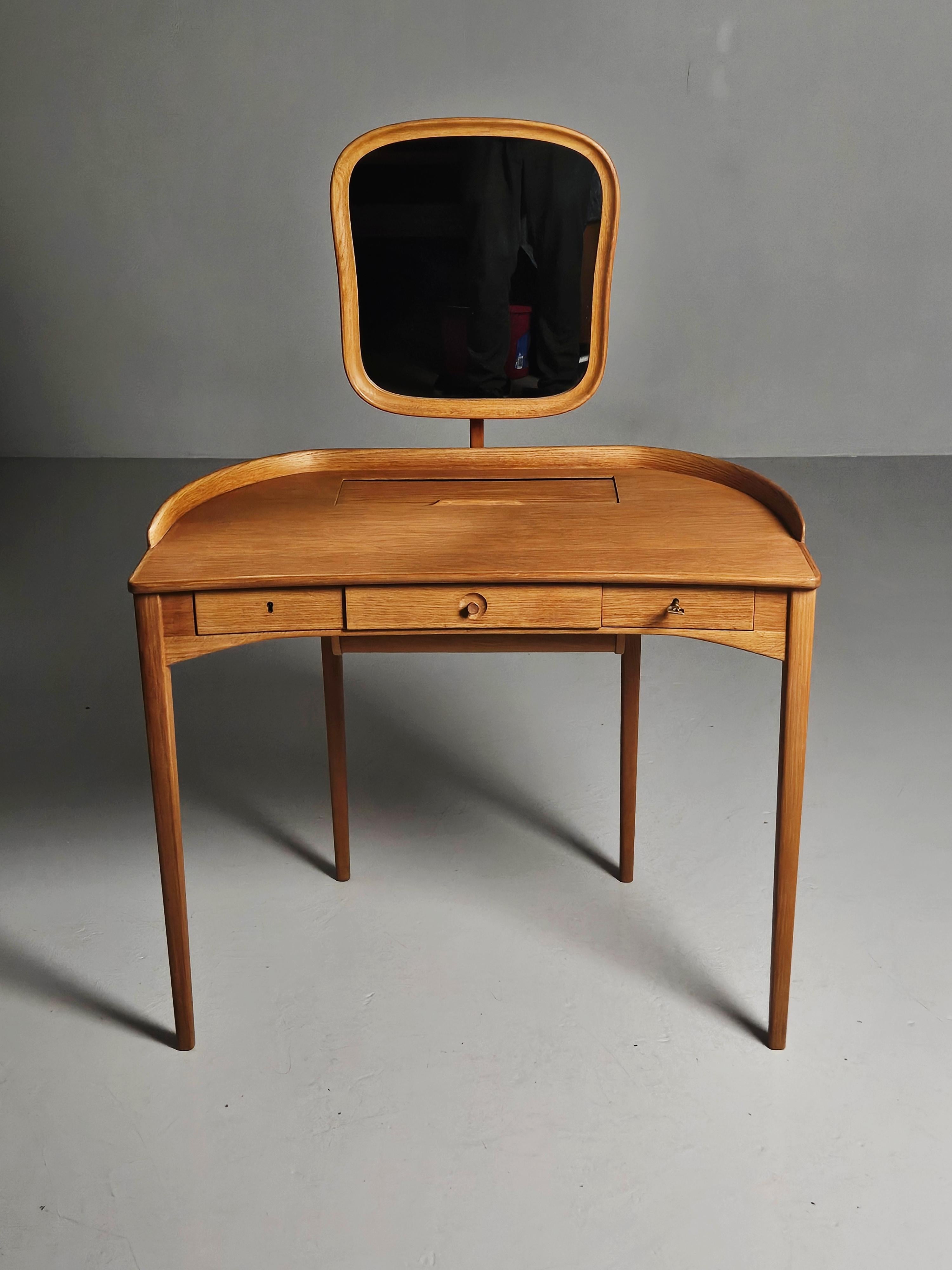Swedish Oak dressing table 'Birgitta' by Carl Malmsten, Sweden, 1950s