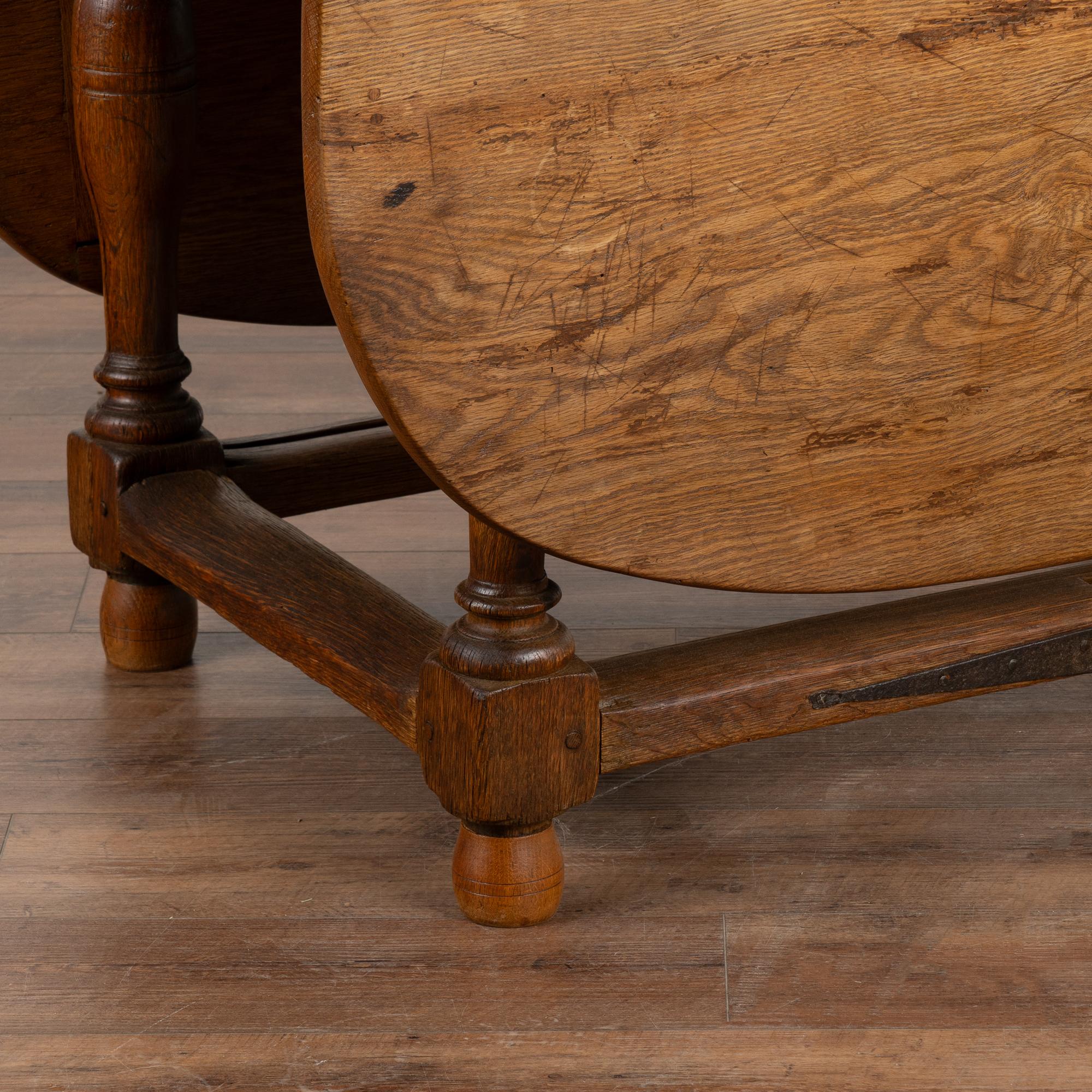 Country Table de salle à manger à abattant en Oak, Danemark vers 1800 en vente
