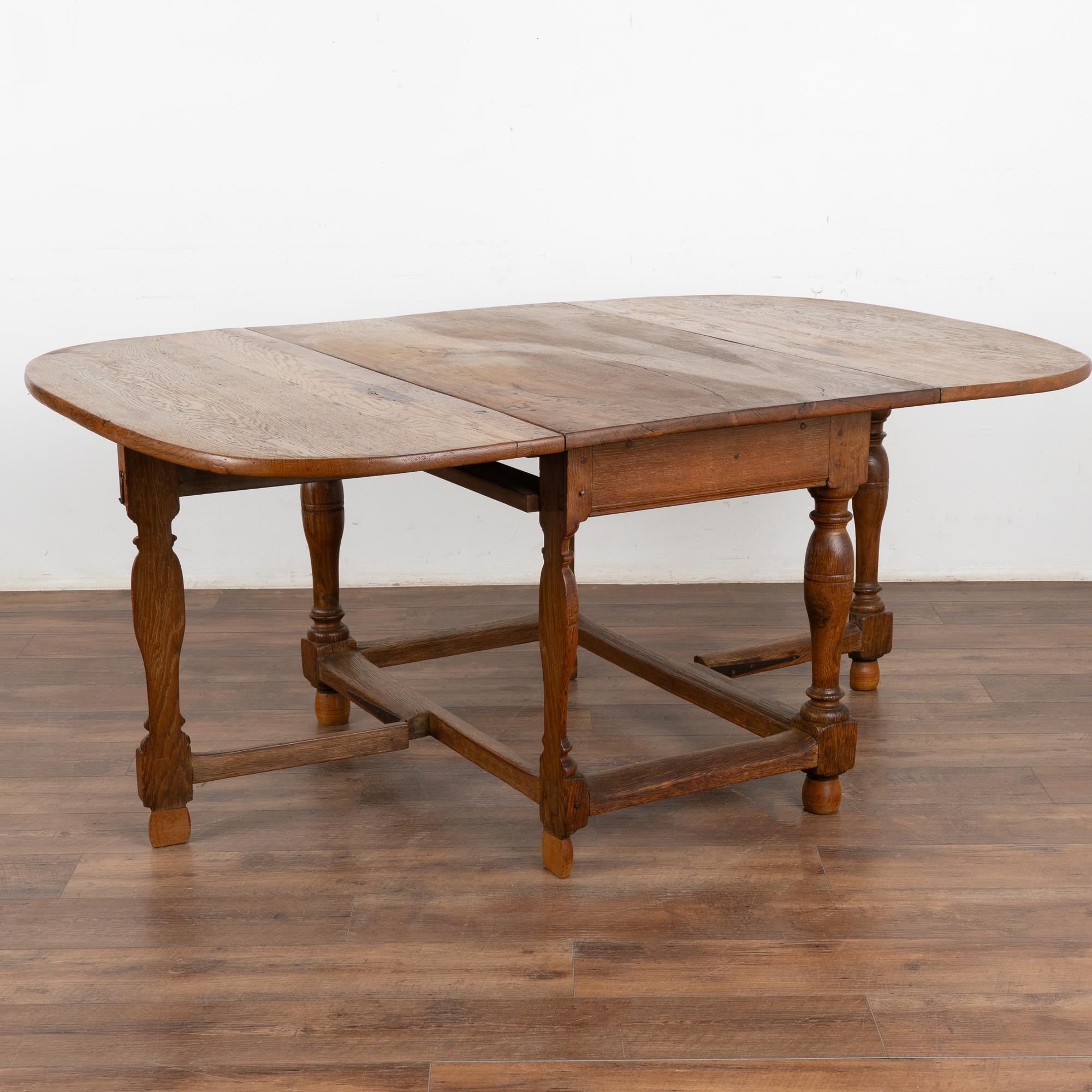 Danois Table de salle à manger à abattant en Oak, Danemark vers 1800 en vente