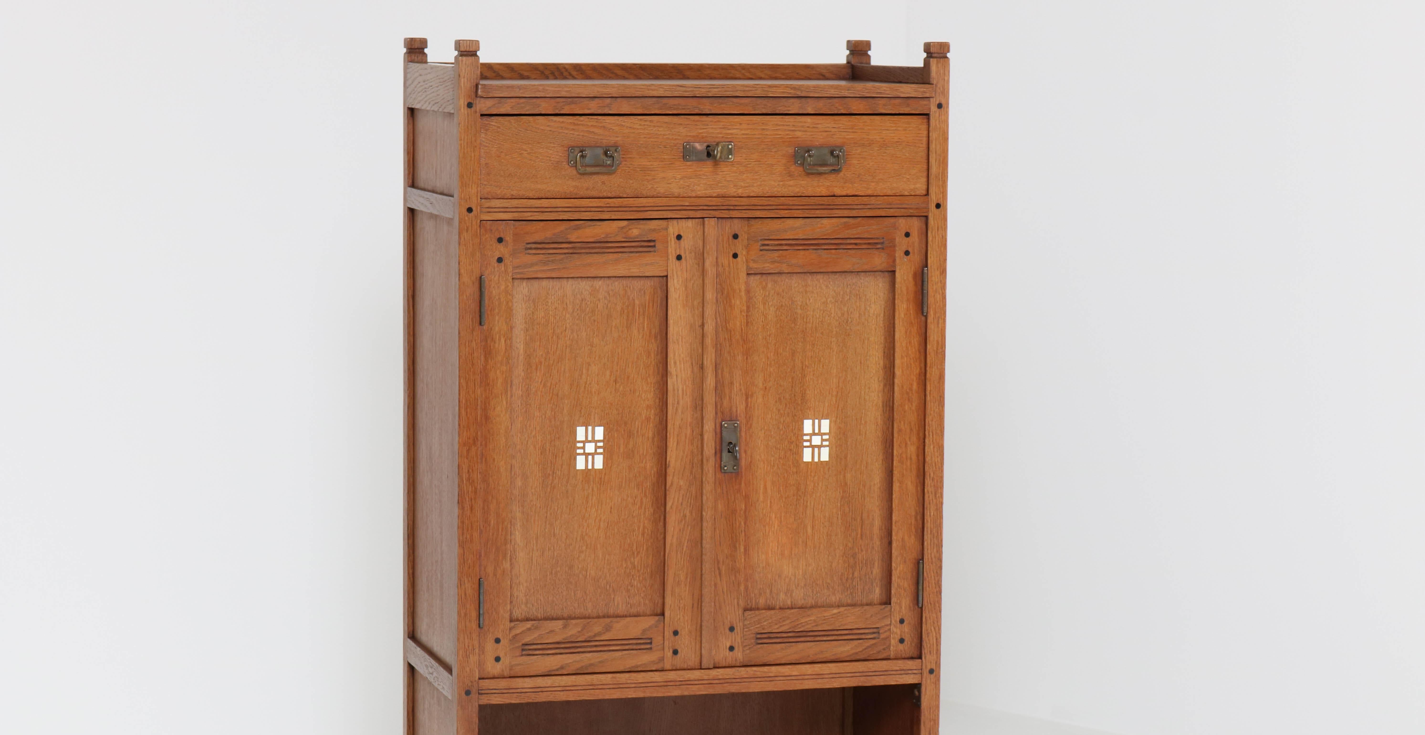 Oak Dutch Art Nouveau Arts & Crafts Cabinet by Onder den Sint Maarten, 1900s 5