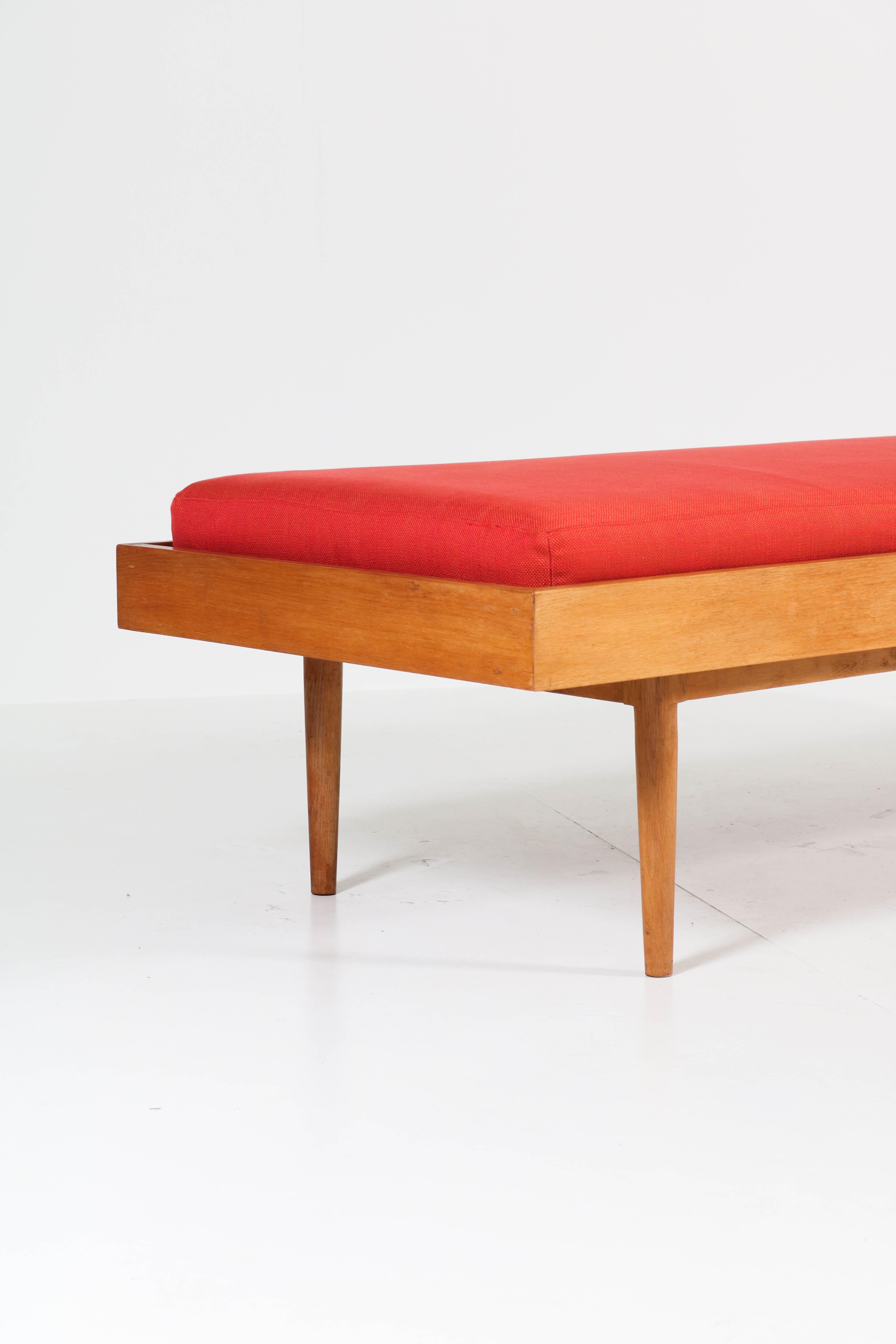 Oak Dutch Mid-Century Modern Daybed, 1960s In Good Condition In Amsterdam, NL
