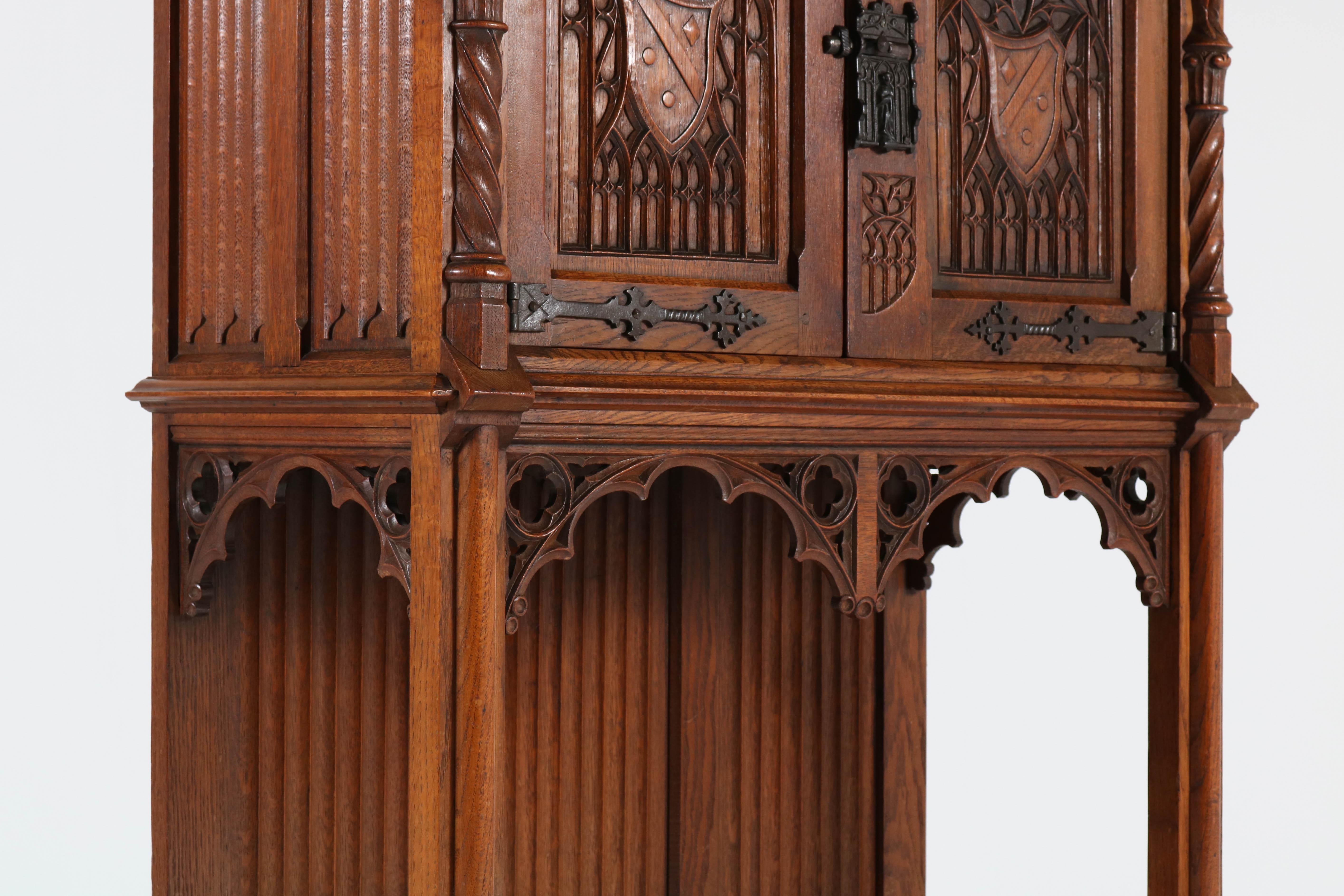 Oak Dutch Neo Gothic Cabinet with Carved Knights, 1930s 4