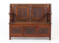 Banc de moine anglais en chêne Banc d'entrée sculpté par Robson & Sons:: années 1930