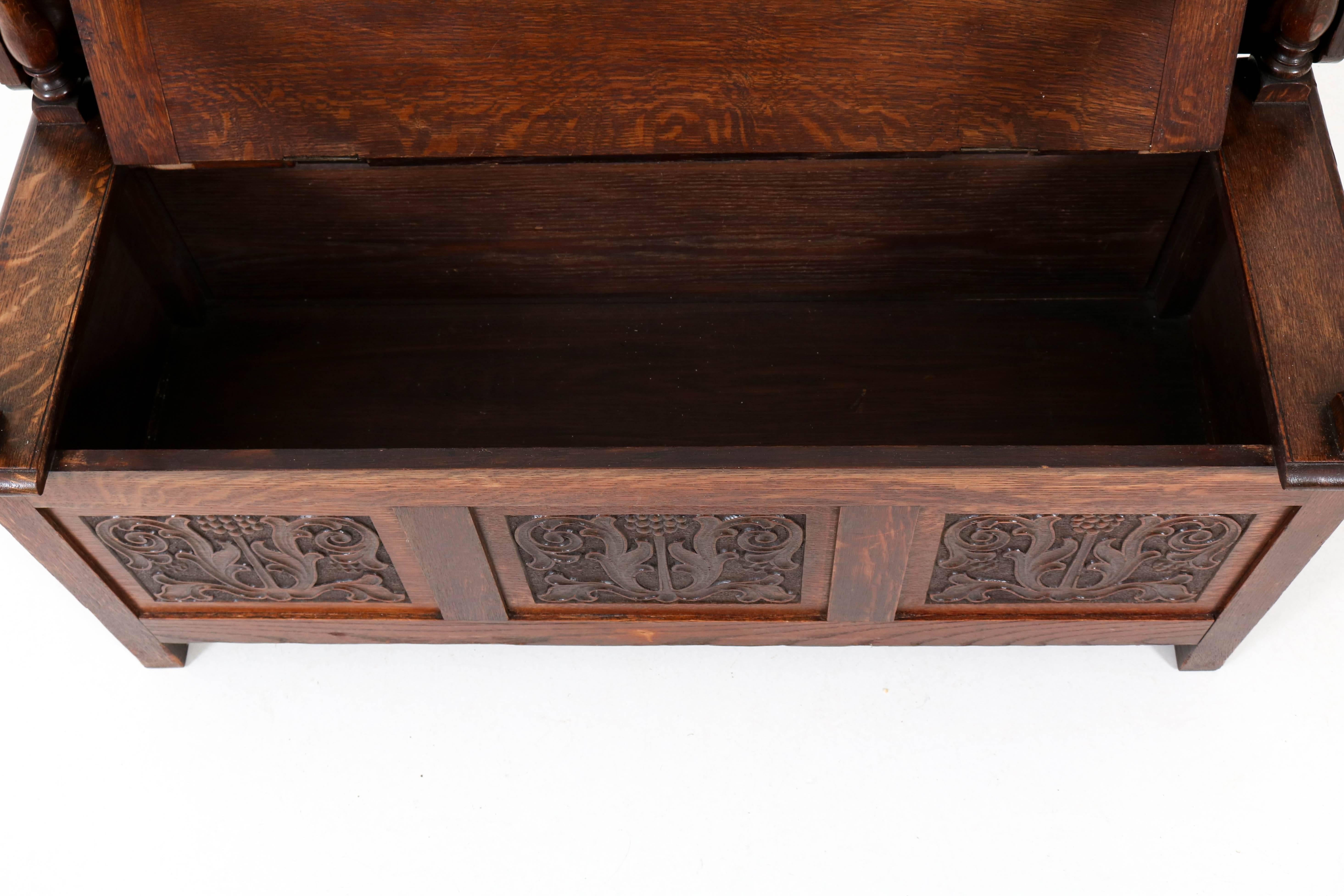 Oak English Monks Bench Carved Hall Bench by Robson & Sons, 1930s In Good Condition In Amsterdam, NL