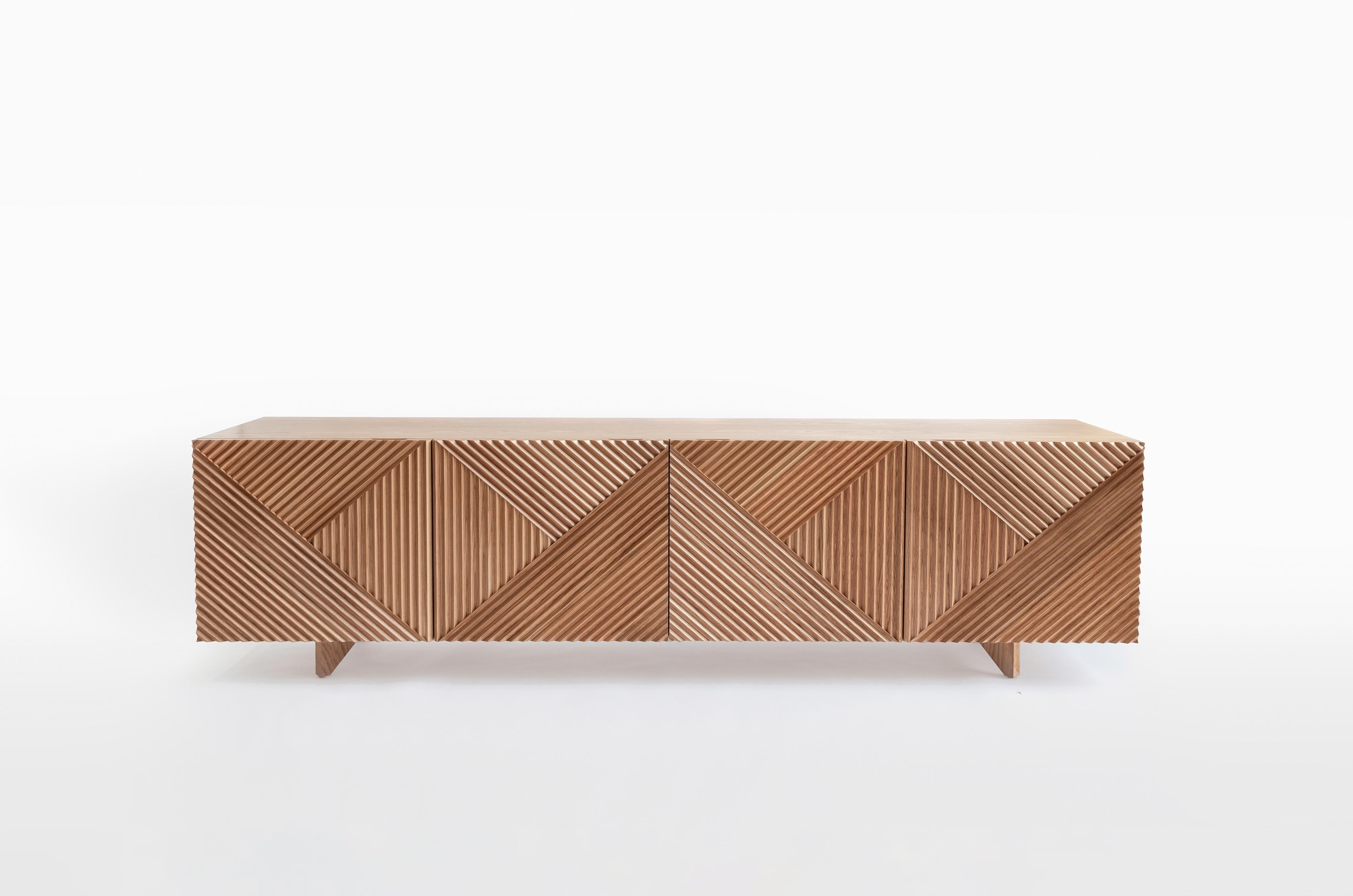 Buffet en chêne Enzo par Rosanna Ceravolo
Dimensions : L 220 x D 46 x H 68 cm
MATERIAL : Façades en chêne américain massif, finition par pulvérisation de polyuréthane.
Également disponible en différentes dimensions et matériaux.


Rosanna Ceravolo