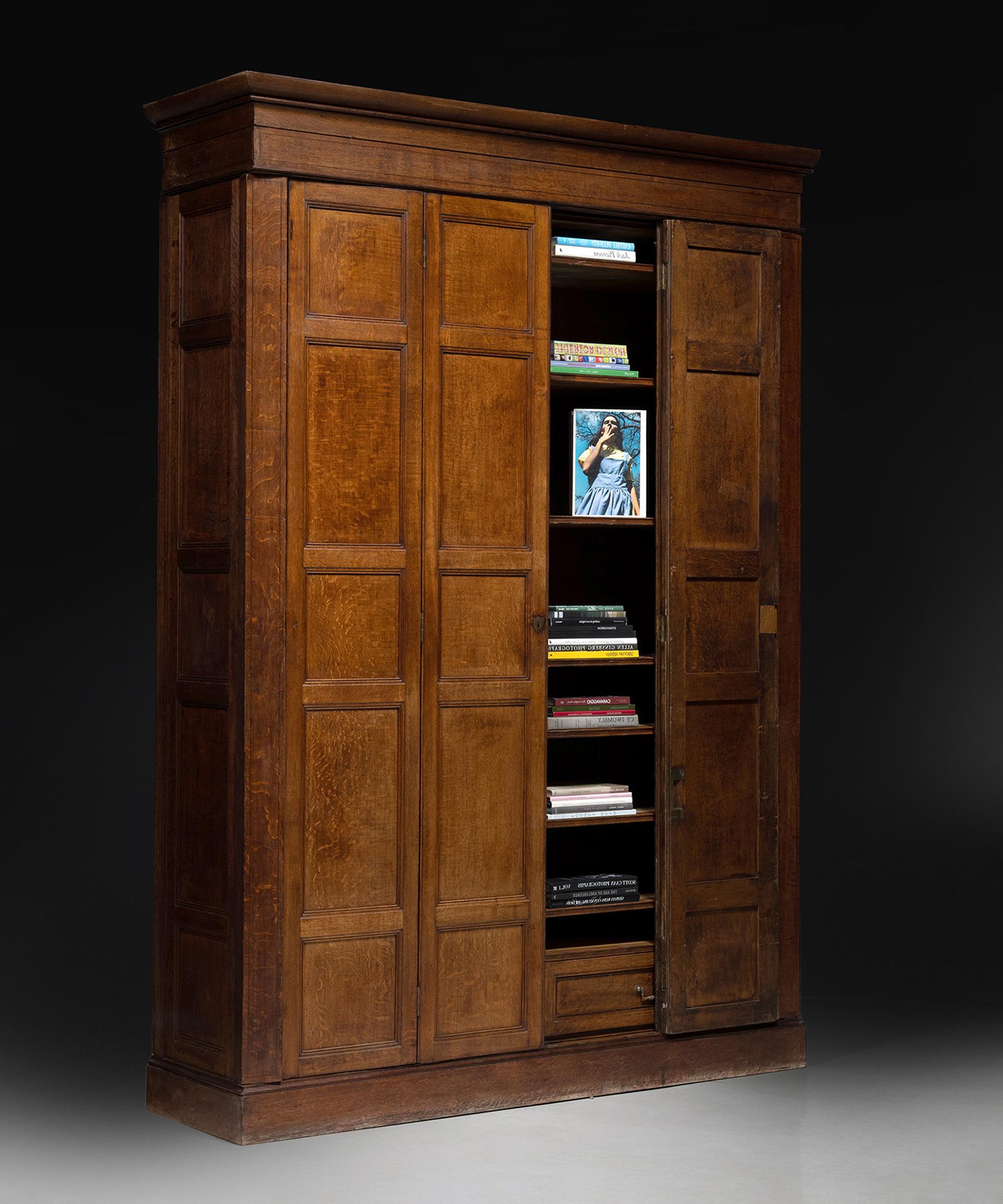 Oak Estate cabinet

Italy, circa 1810

Originally from an Italian Estate. Constructed in oak by an English Cabinet maker. The bifold doors have the ability to fold away, turning the cabinet into an open shelving unit.

Measures: 83”L x 24.5”D