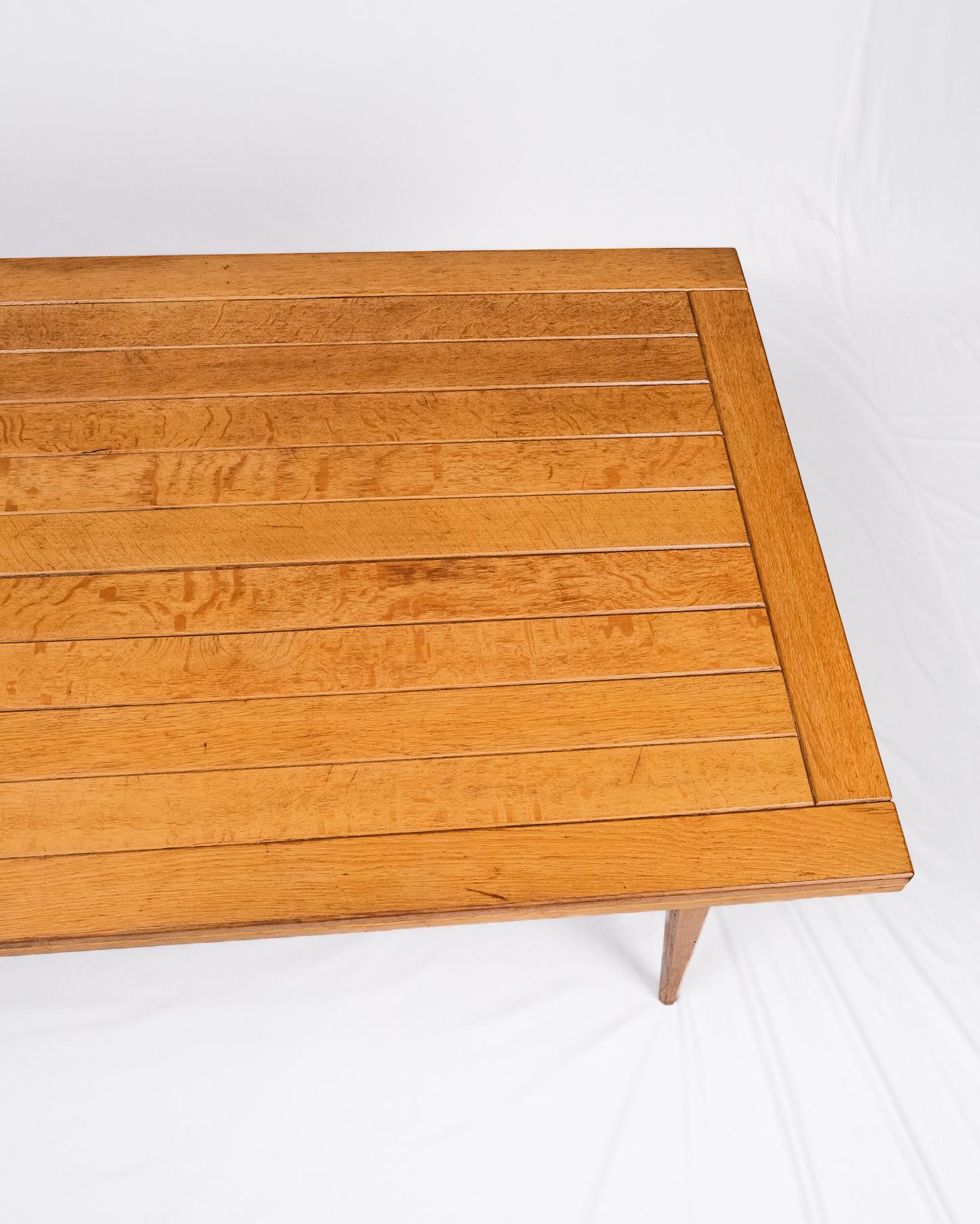 Table à rallonge en Oak, dans le style de Guillerme et Chambron, France, années 1960 en vente 4