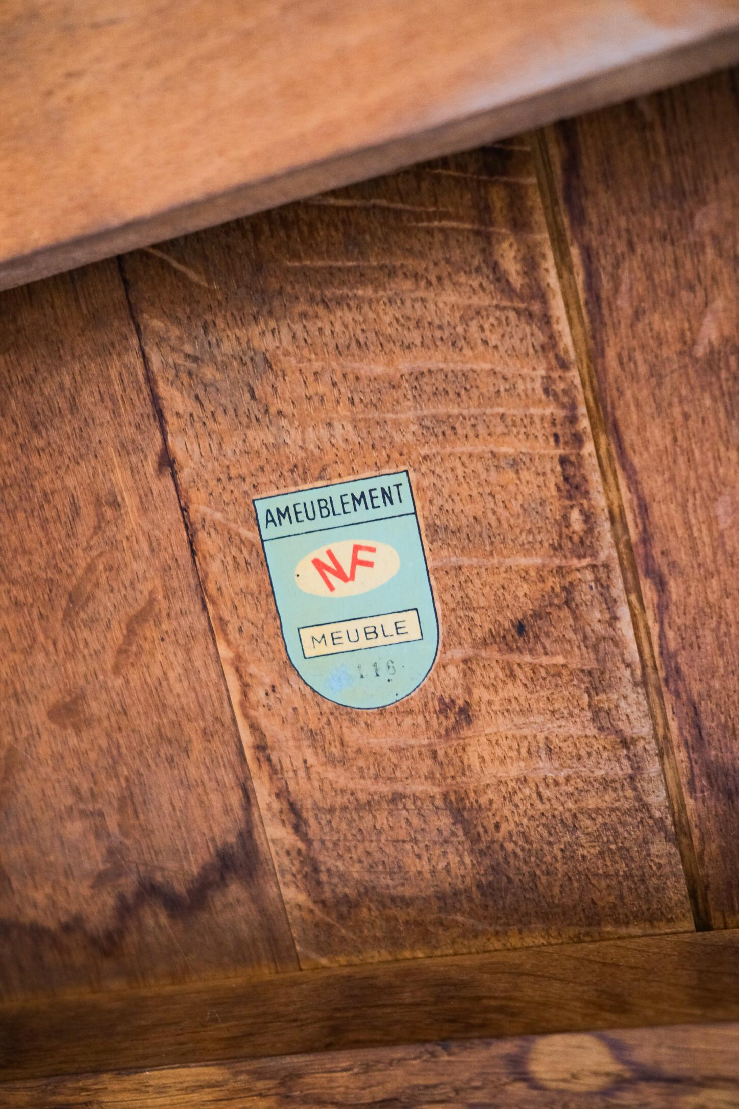 Table à rallonge en Oak, dans le style de Guillerme et Chambron, France, années 1960 en vente 10