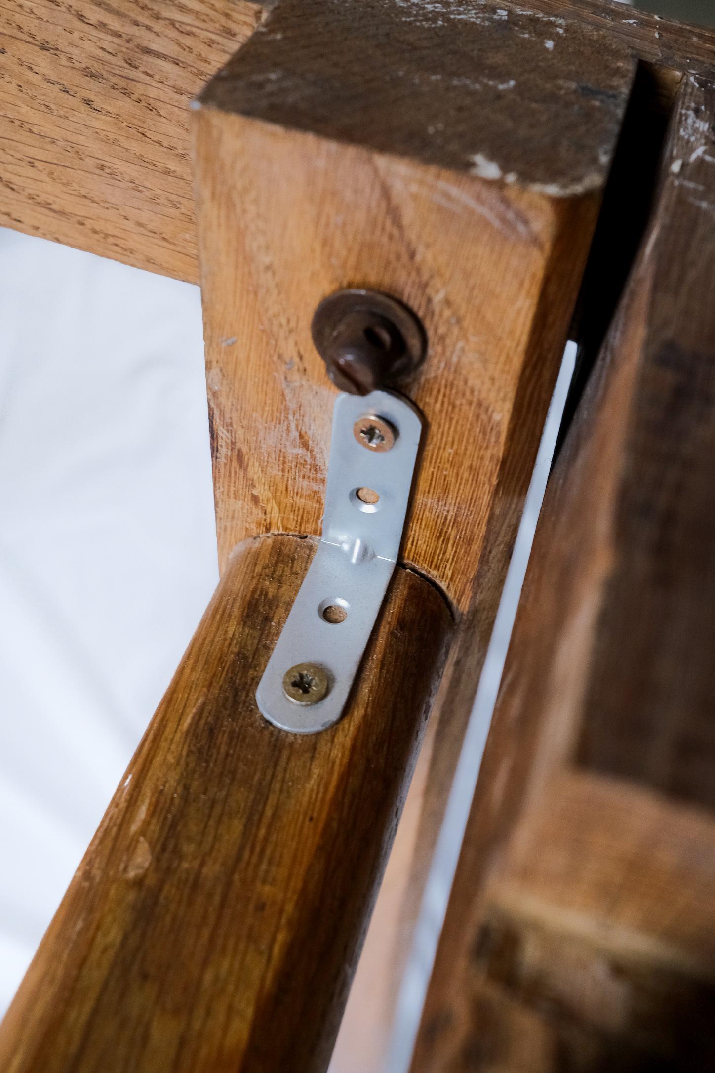 Table à rallonge en Oak, dans le style de Guillerme et Chambron, France, années 1960 en vente 12