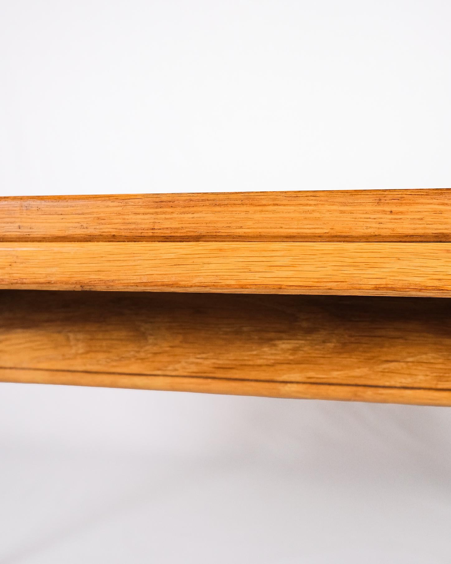 Chêne Table à rallonge en Oak, dans le style de Guillerme et Chambron, France, années 1960 en vente