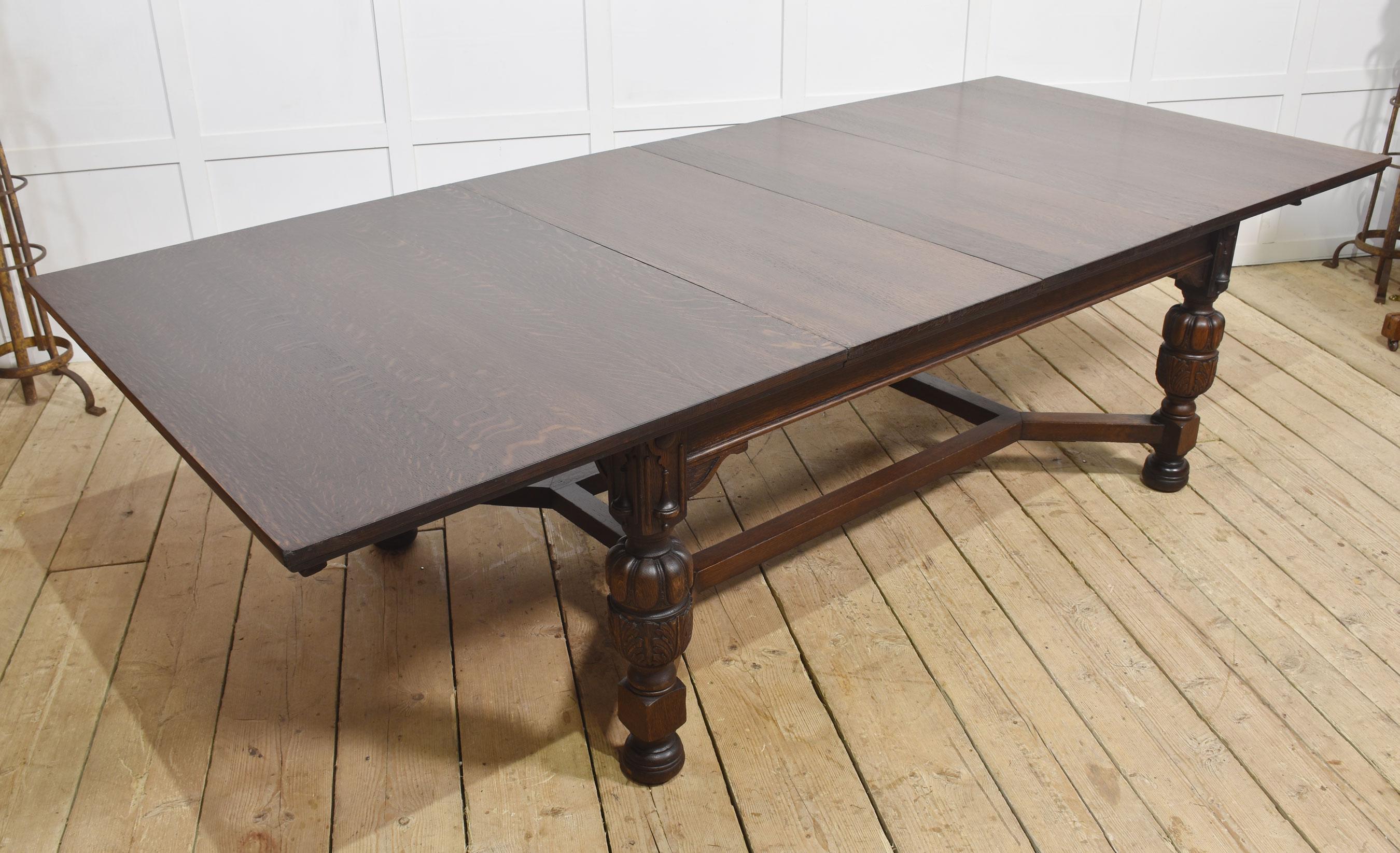 Ausziehbarer esstisch aus eiche von Maple and Co. im Angebot 7