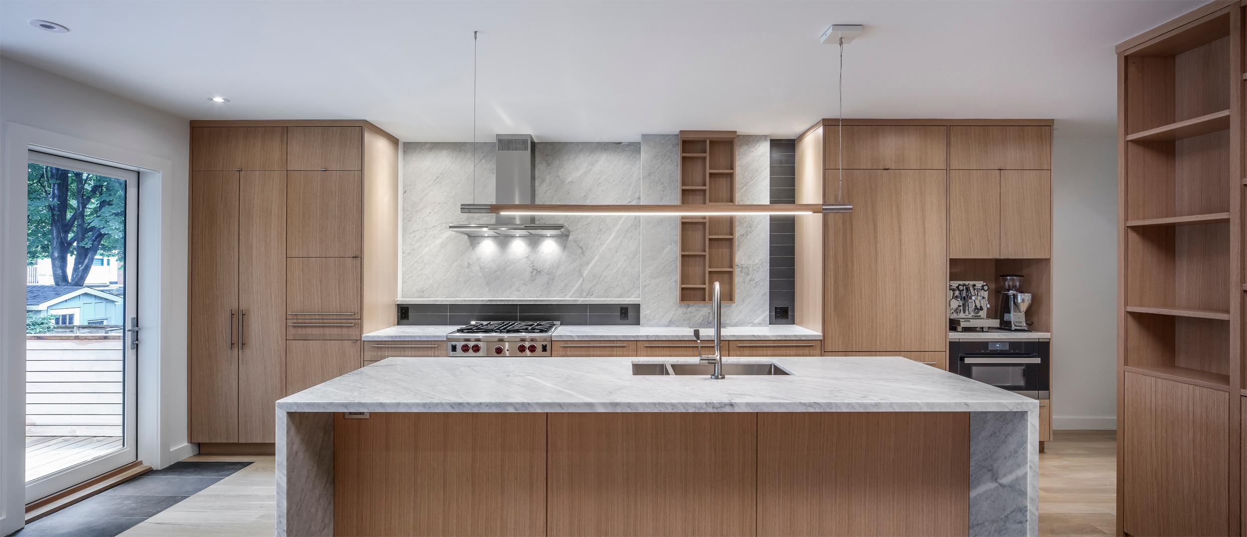 XXI secolo e contemporaneo Ciondolo Bennington extra large di Oak di Hollis & Morris in vendita