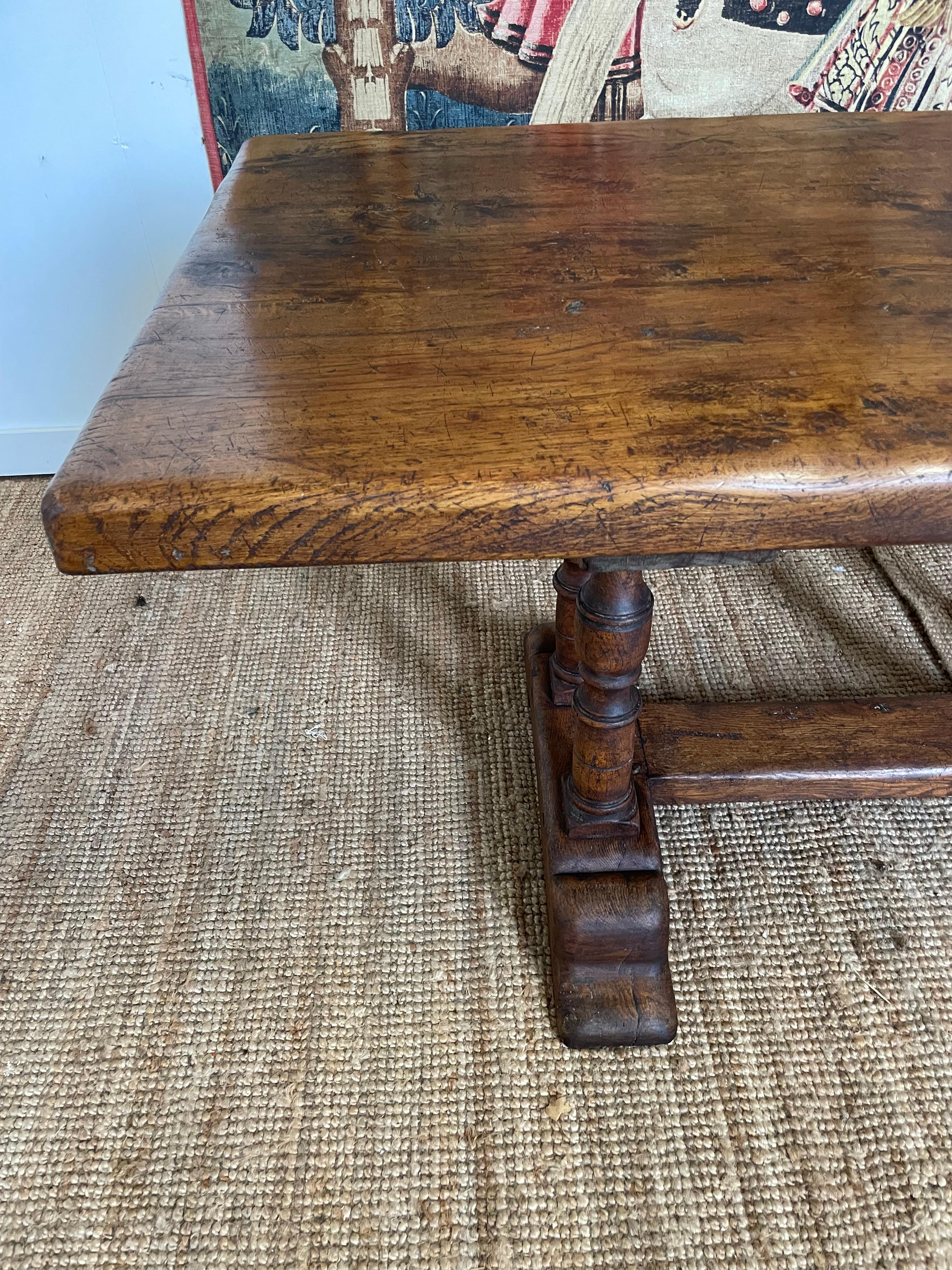 Table de ferme / table de réfectoire de style Louis XVI en vente 4