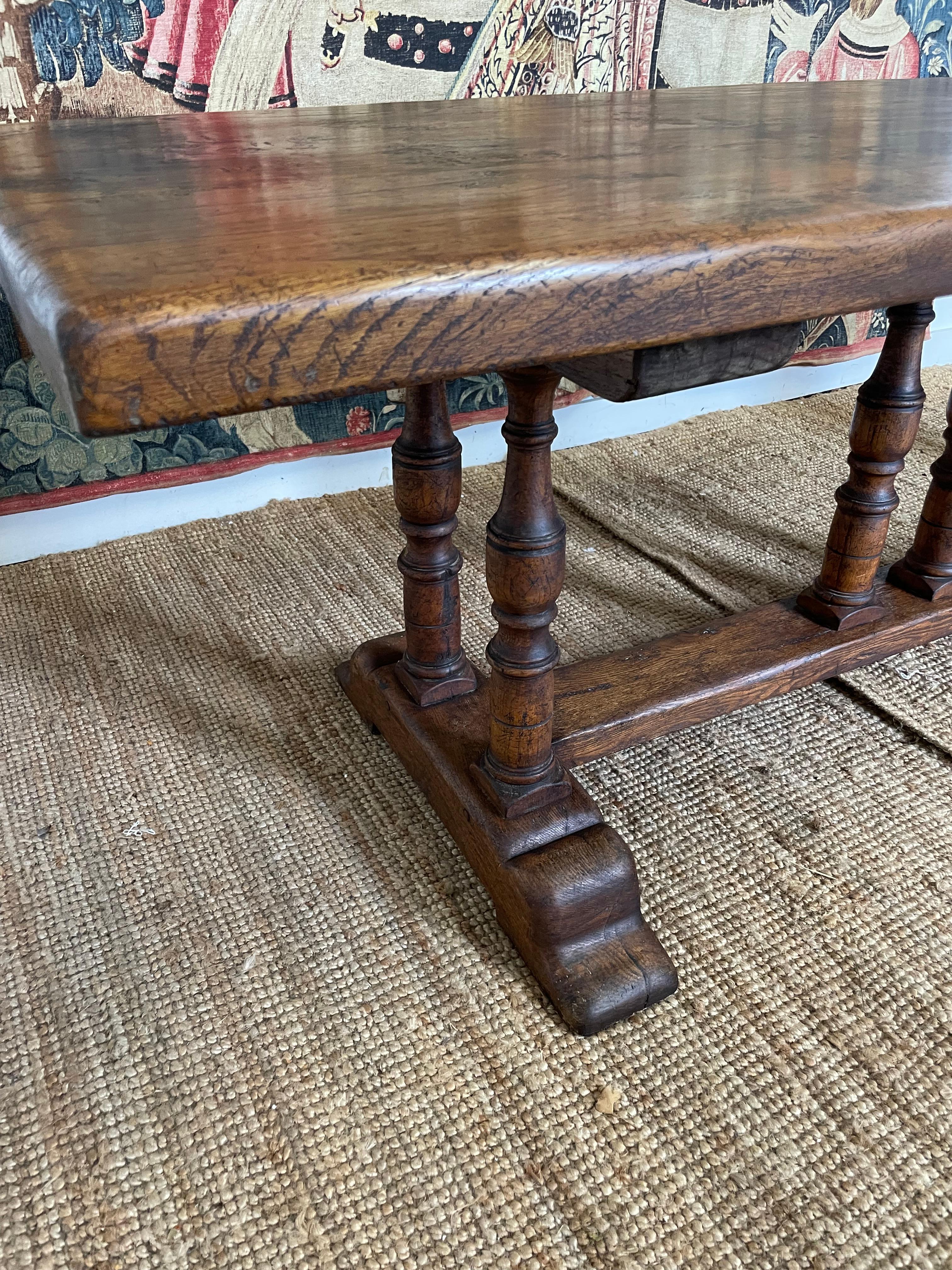 Table de ferme / table de réfectoire de style Louis XVI en vente 5