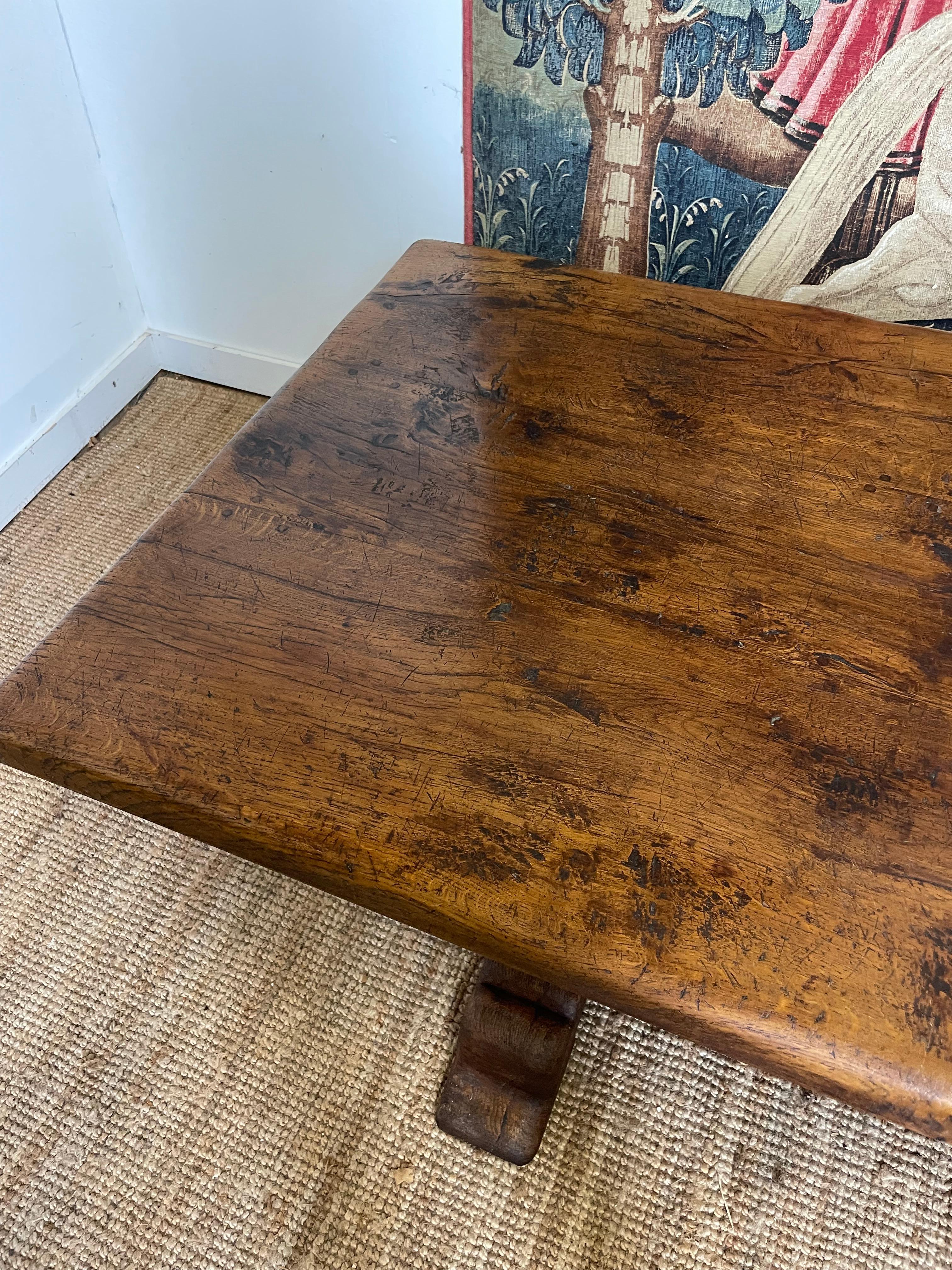 Table de ferme / table de réfectoire de style Louis XVI en vente 3