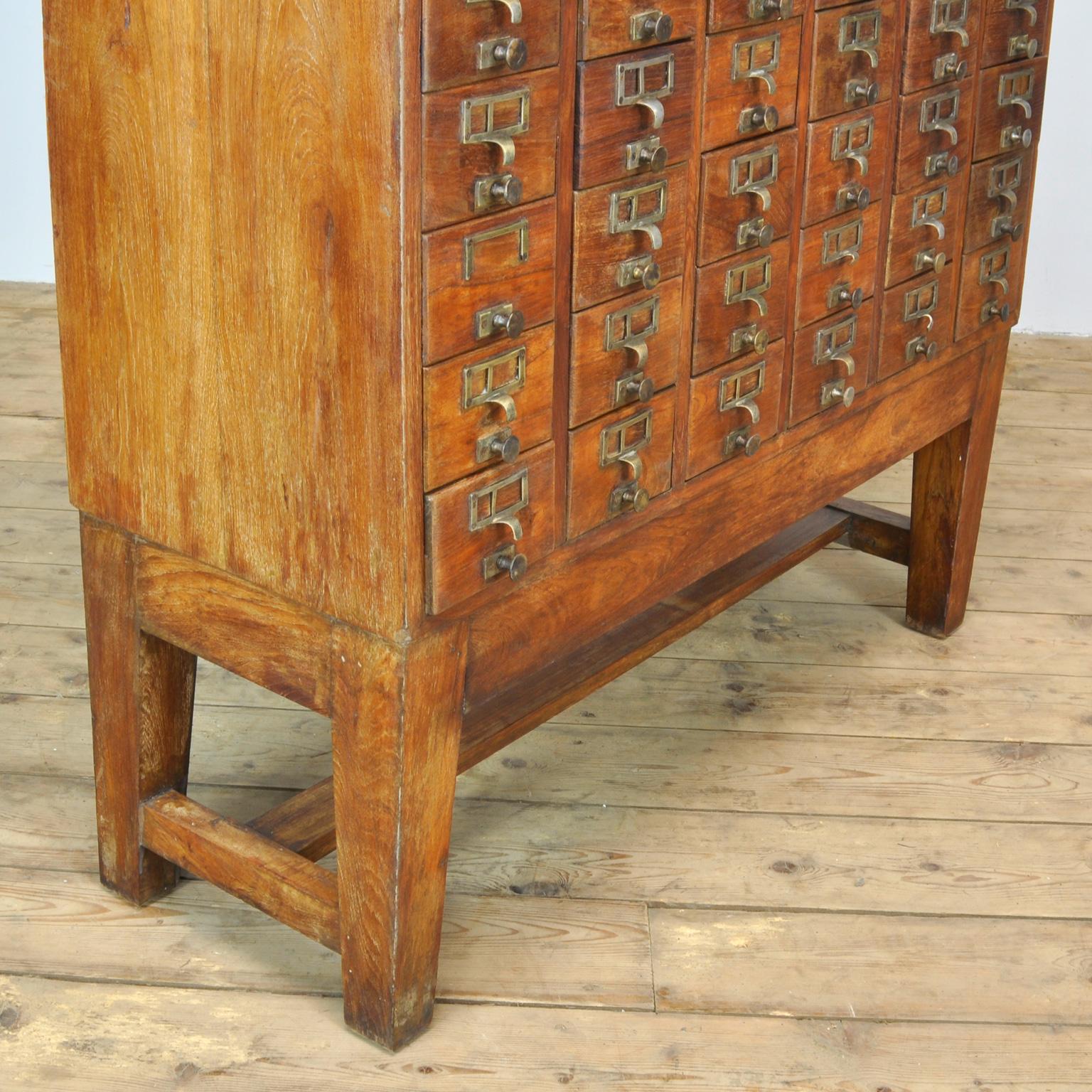 Oak Filing Cabinet, 1940s In Good Condition In Amsterdam, Noord Holland
