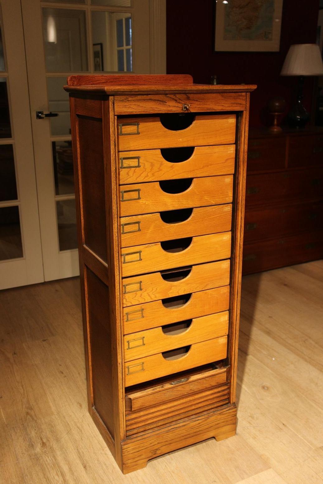 Oak Filing Cabinet In Good Condition In Eindhoven, NL