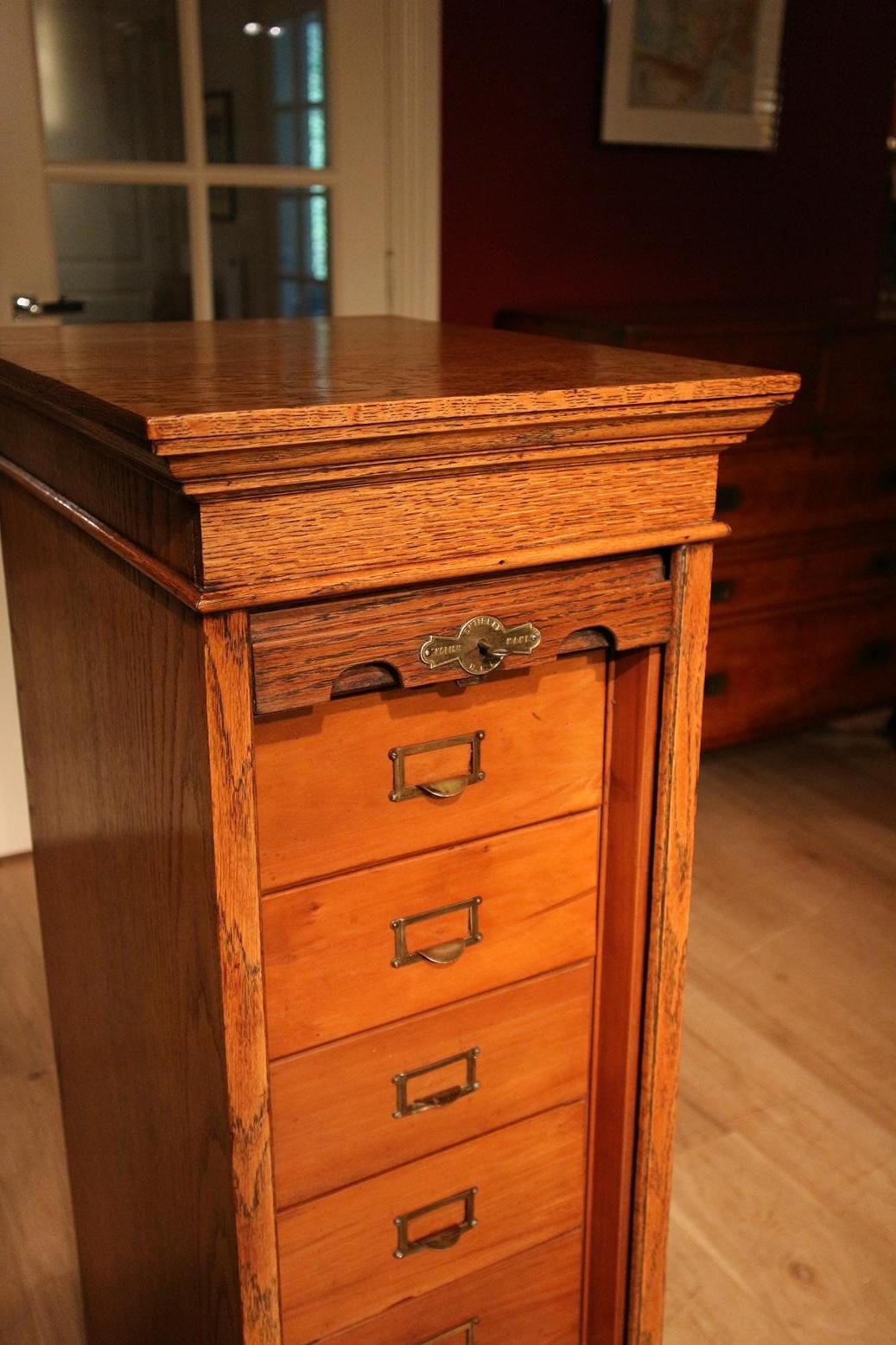 Oak Filing Cabinet In Good Condition In Eindhoven, NL