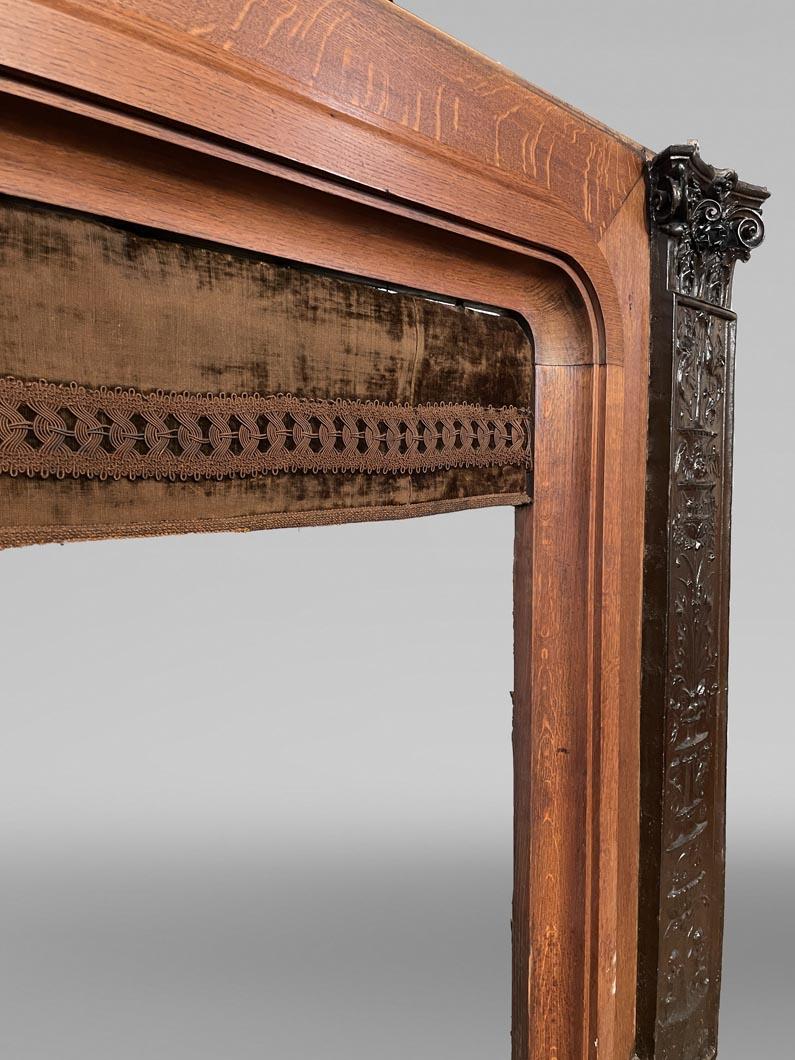 Camino in Oak con bassorilievi in gesso in finto bronzo, datato 1896 in vendita 4
