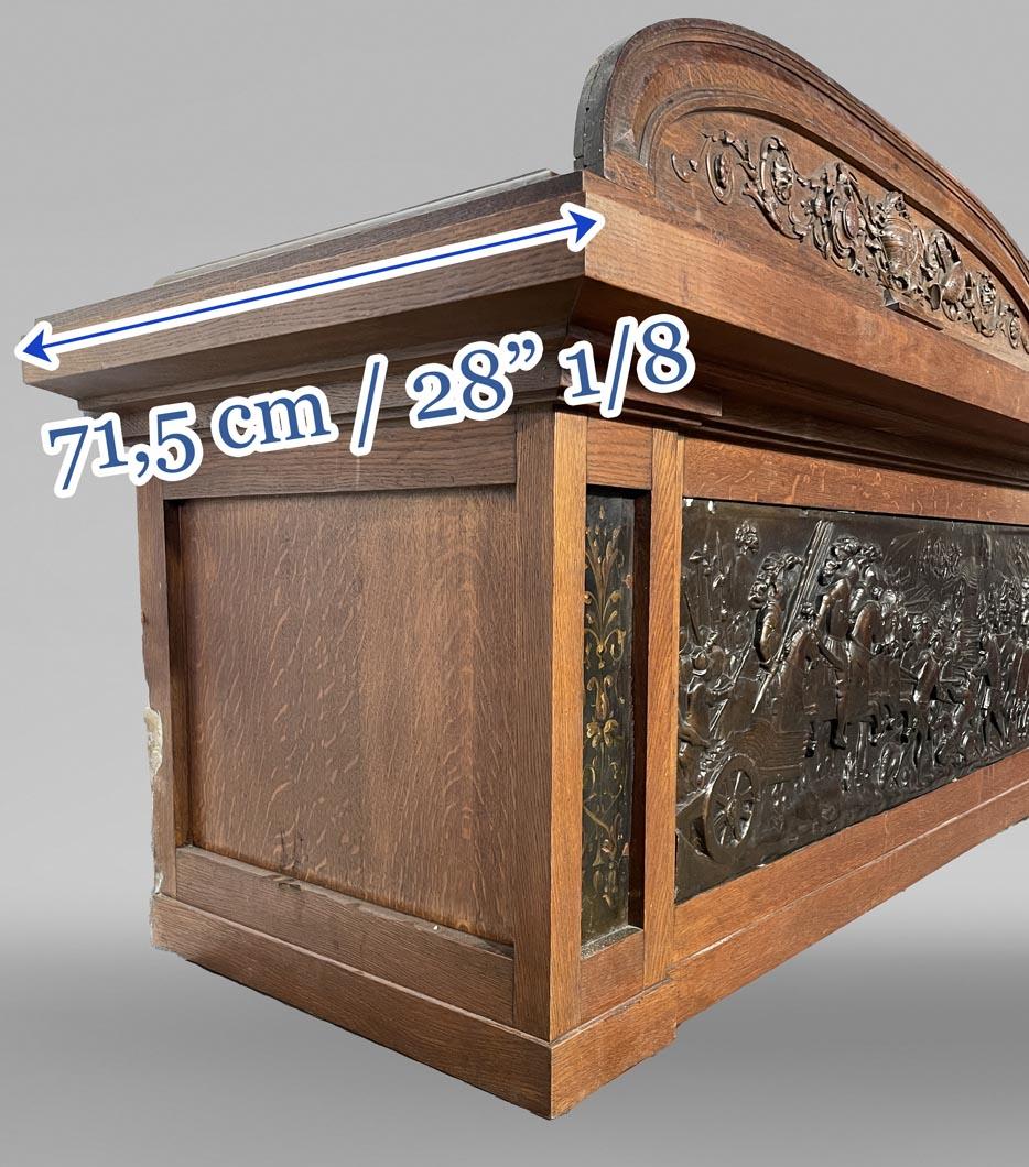 Camino in Oak con bassorilievi in gesso in finto bronzo, datato 1896 in vendita 6