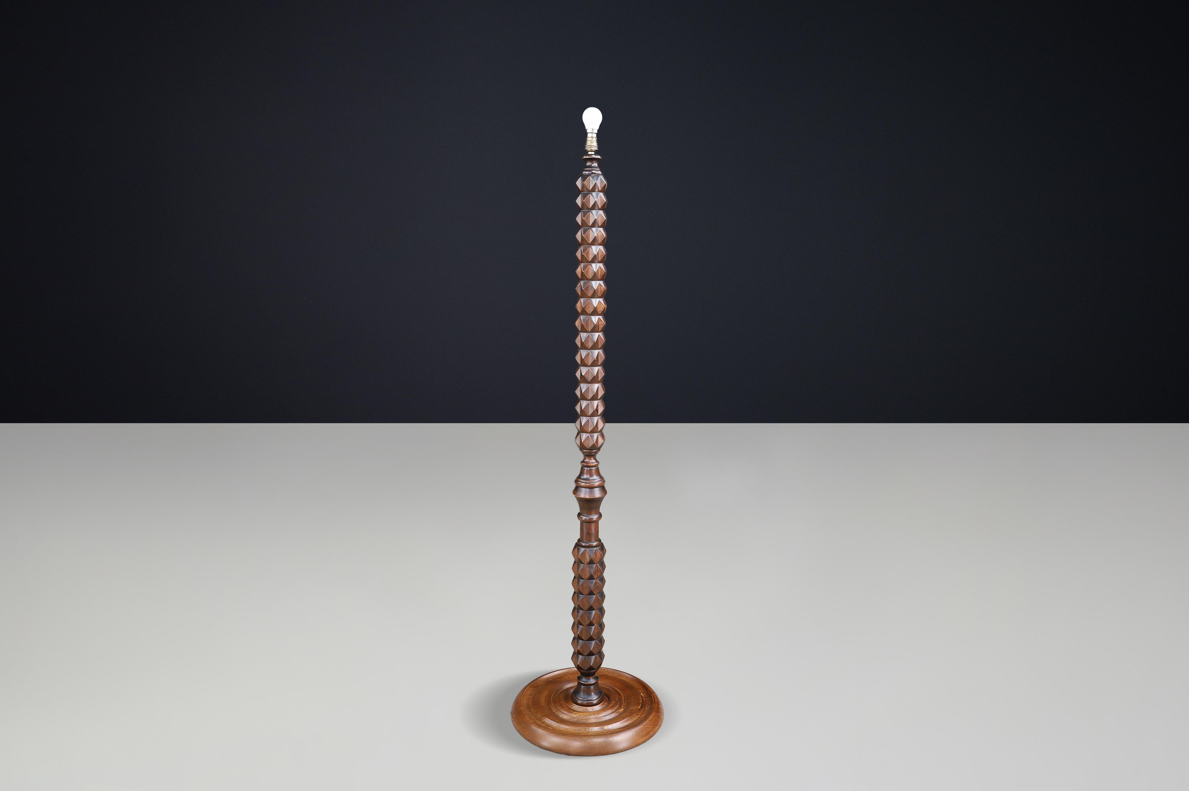 Lámpara de pie de roble al estilo de Charles Dudouyt, Francia, años 40 en Bueno estado para la venta en Almelo, NL