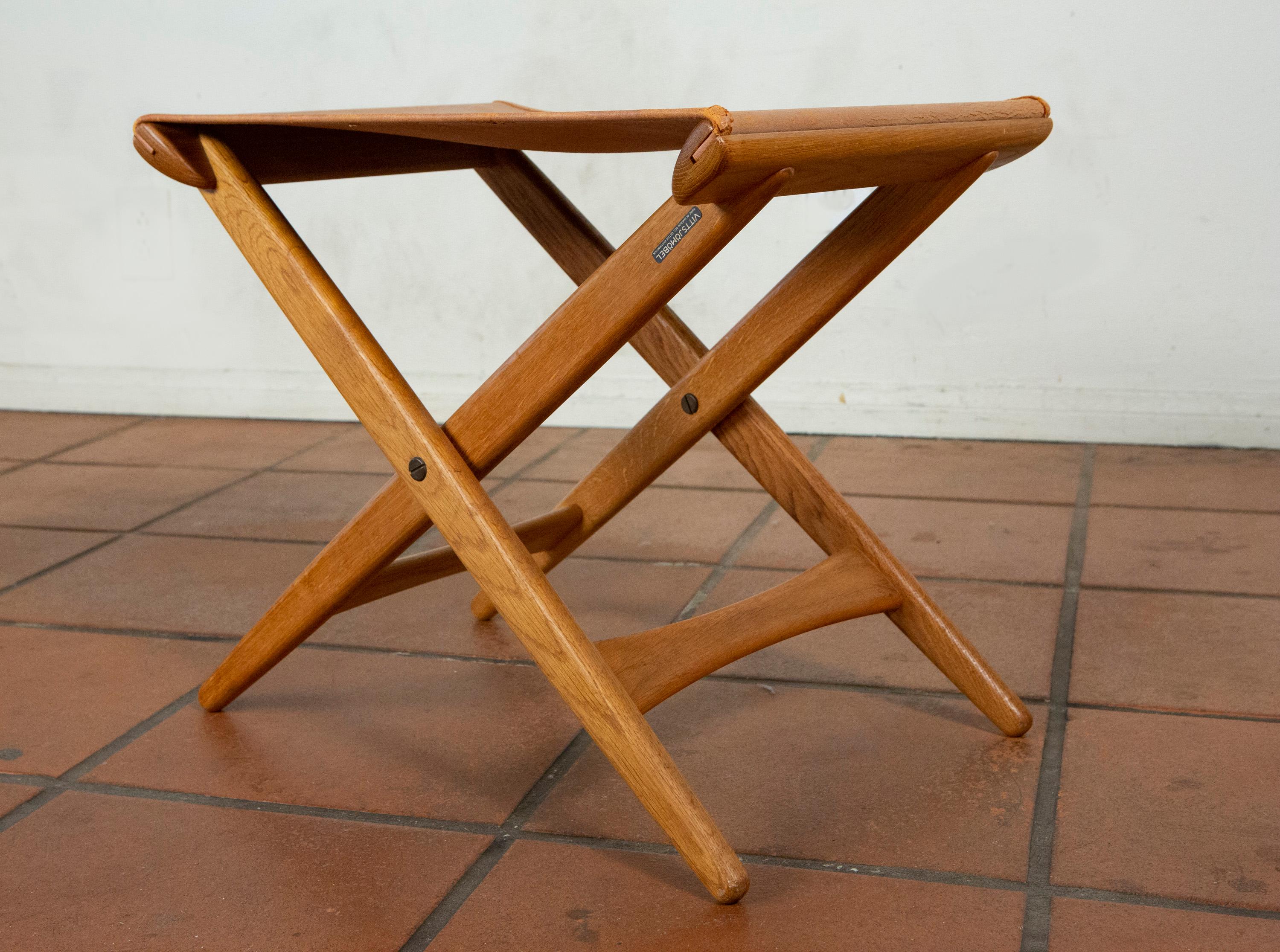 20th Century  Oak Folding Stool Model 203 Uno and Östen Kristiansson - Luxus Vittsjö, Sweden  For Sale