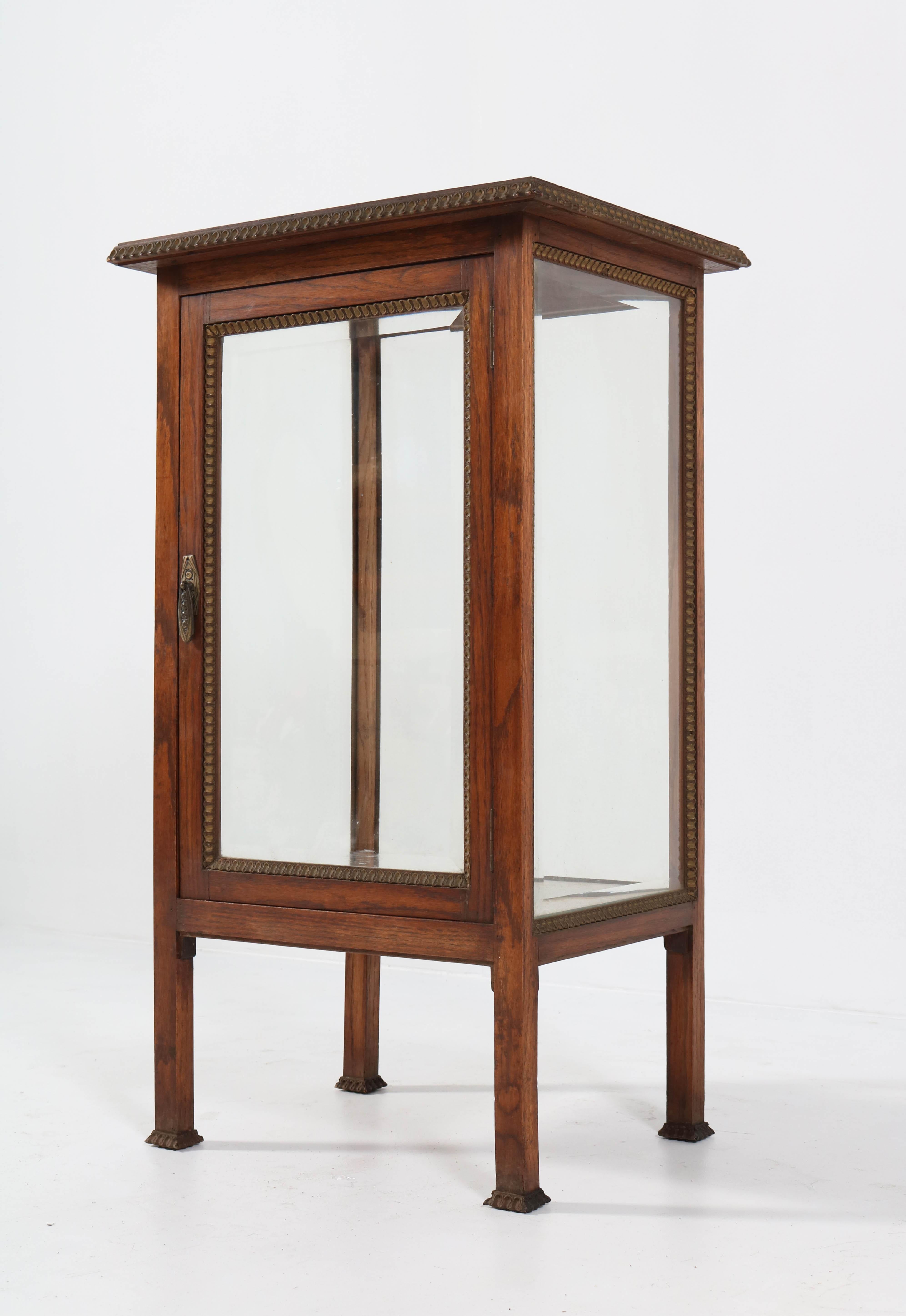 Mid-20th Century Oak French Art Deco Display Cabinet with Beveled Glass, 1930s For Sale
