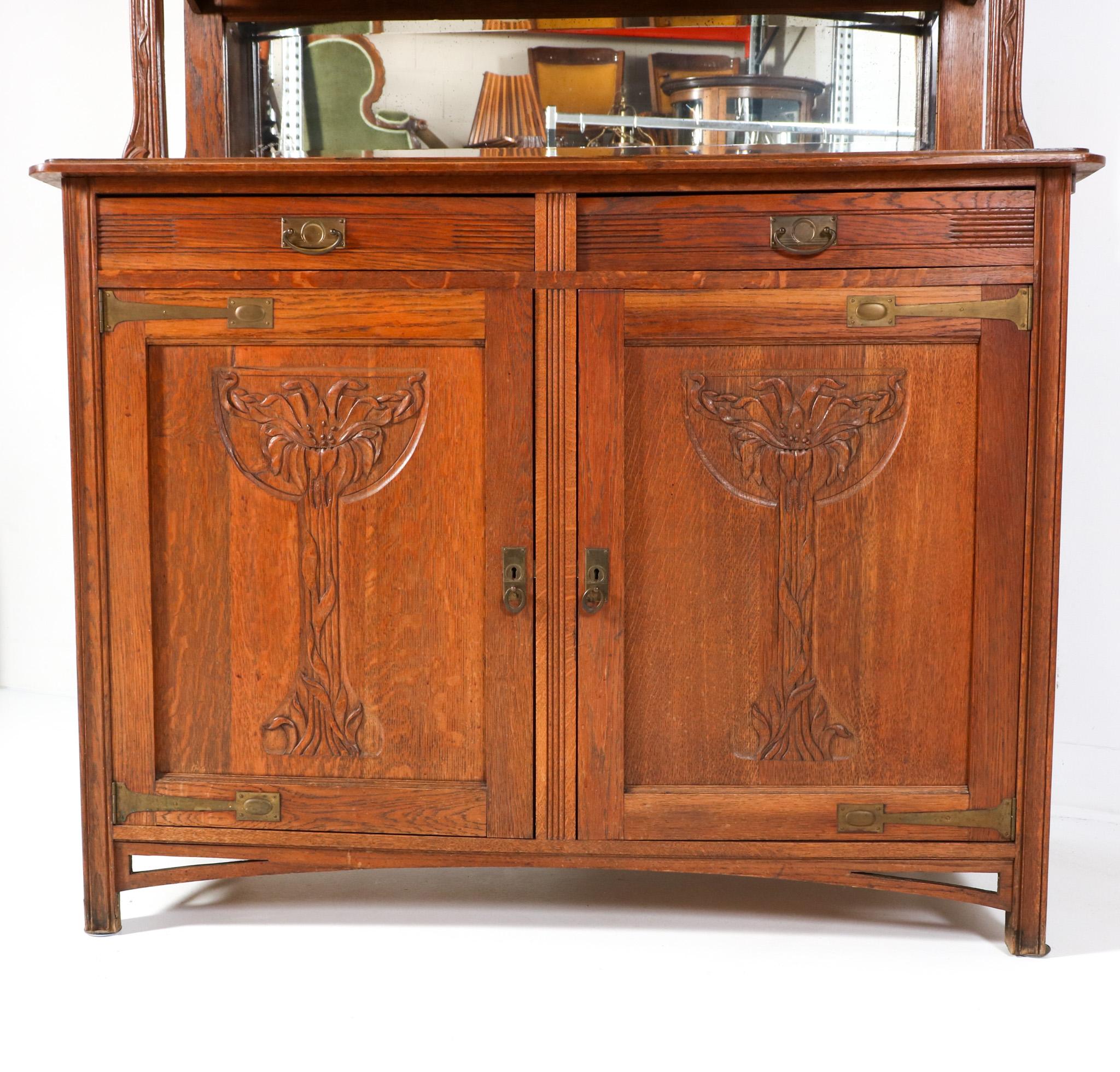 Early 20th Century Oak French Art Nouveau Buffet, 1900s For Sale