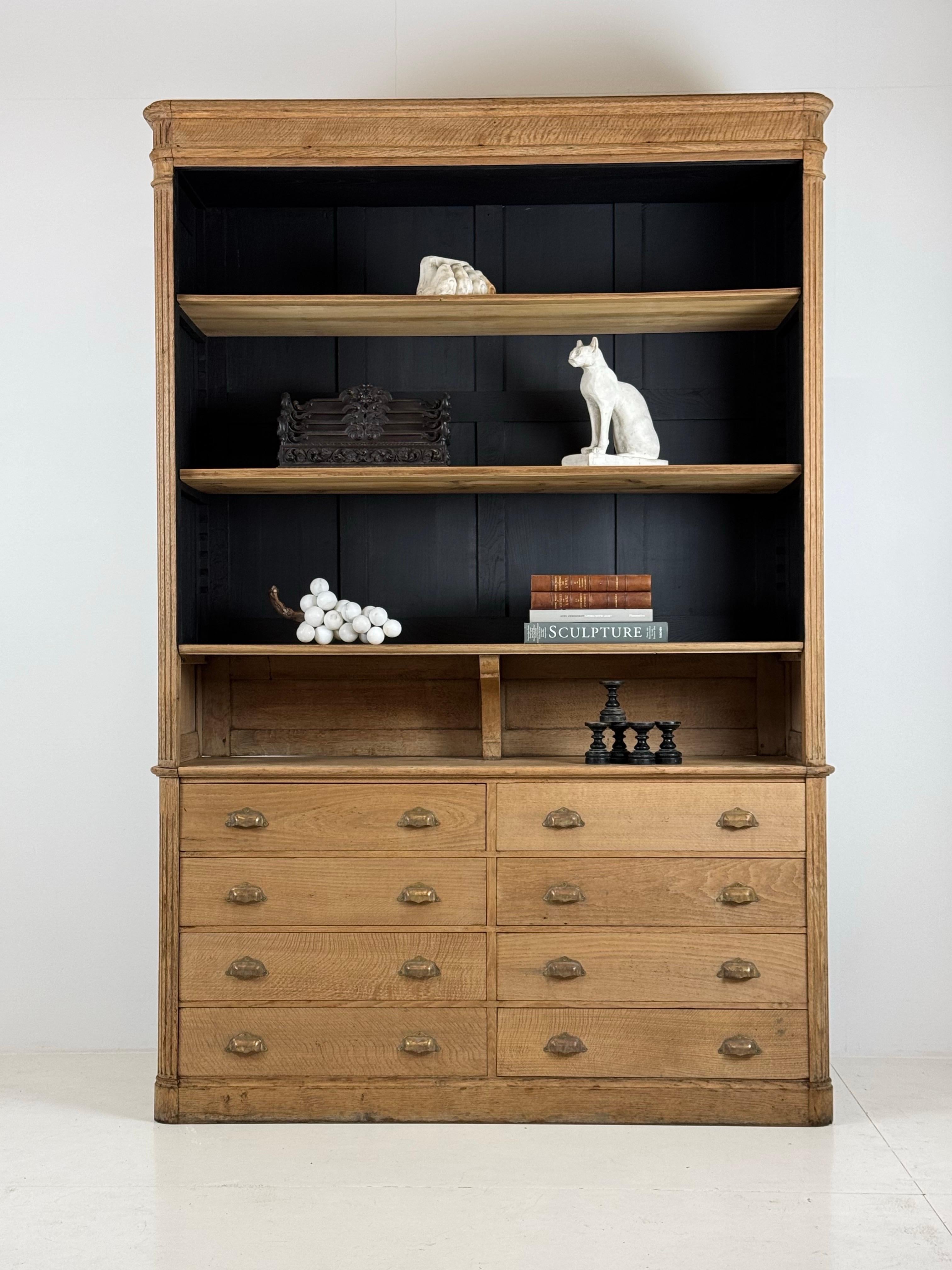 Oak French Bookcase ca. 1900-1910 For Sale 10