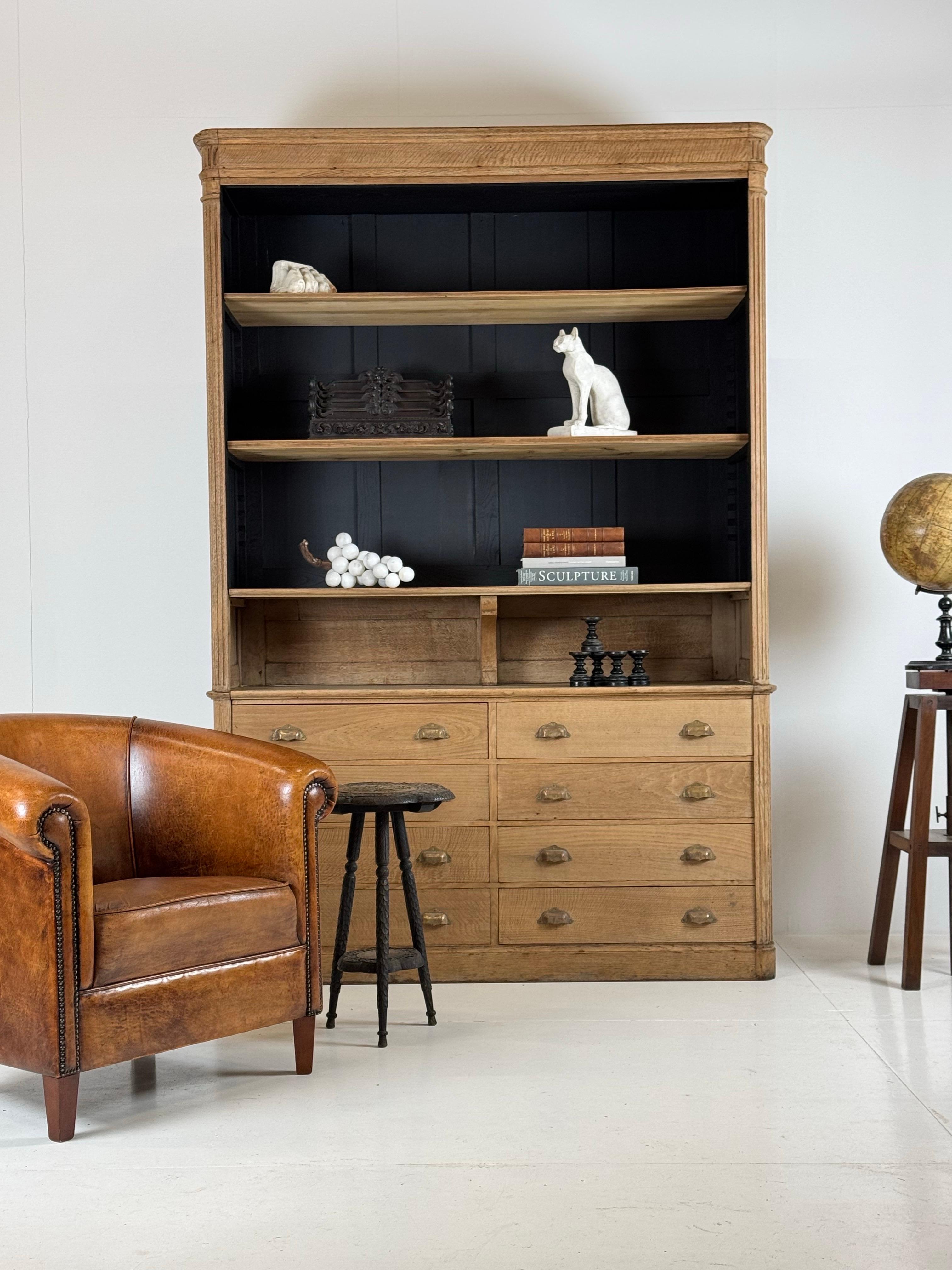 Oak French Bookcase ca. 1900-1910 For Sale 12