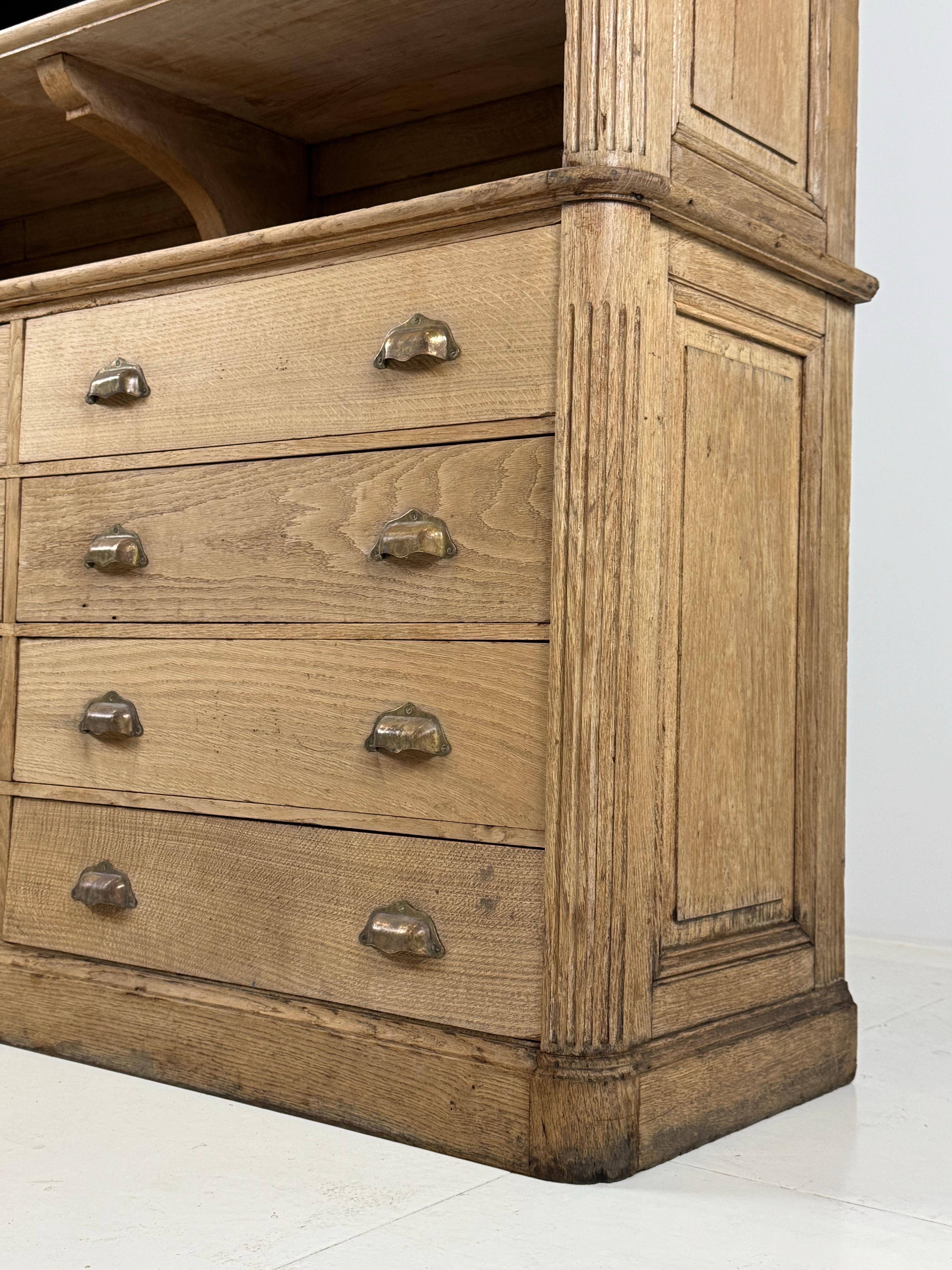 Oak French Bookcase ca. 1900-1910 For Sale 2