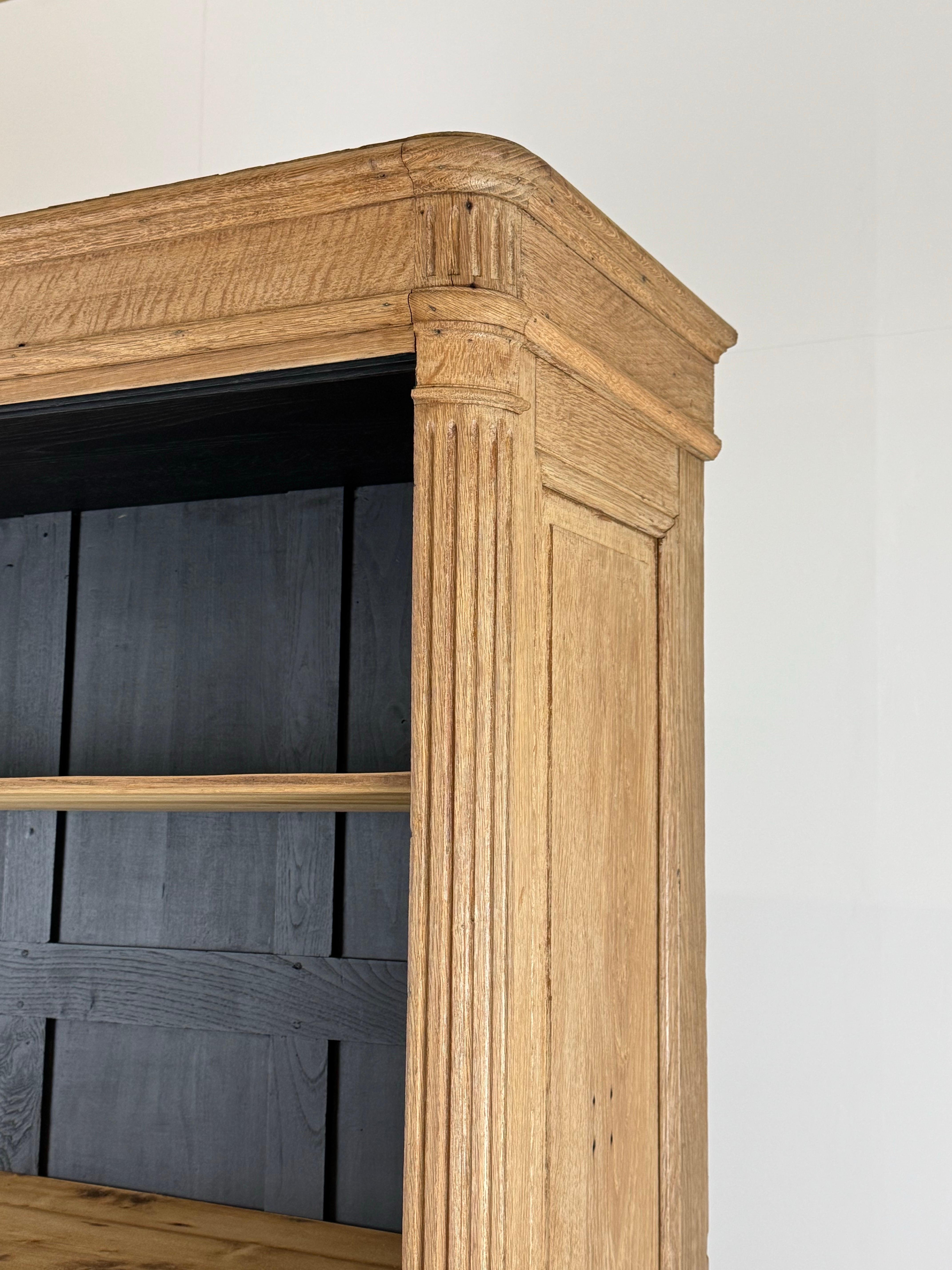 Oak French Bookcase ca. 1900-1910 For Sale 3