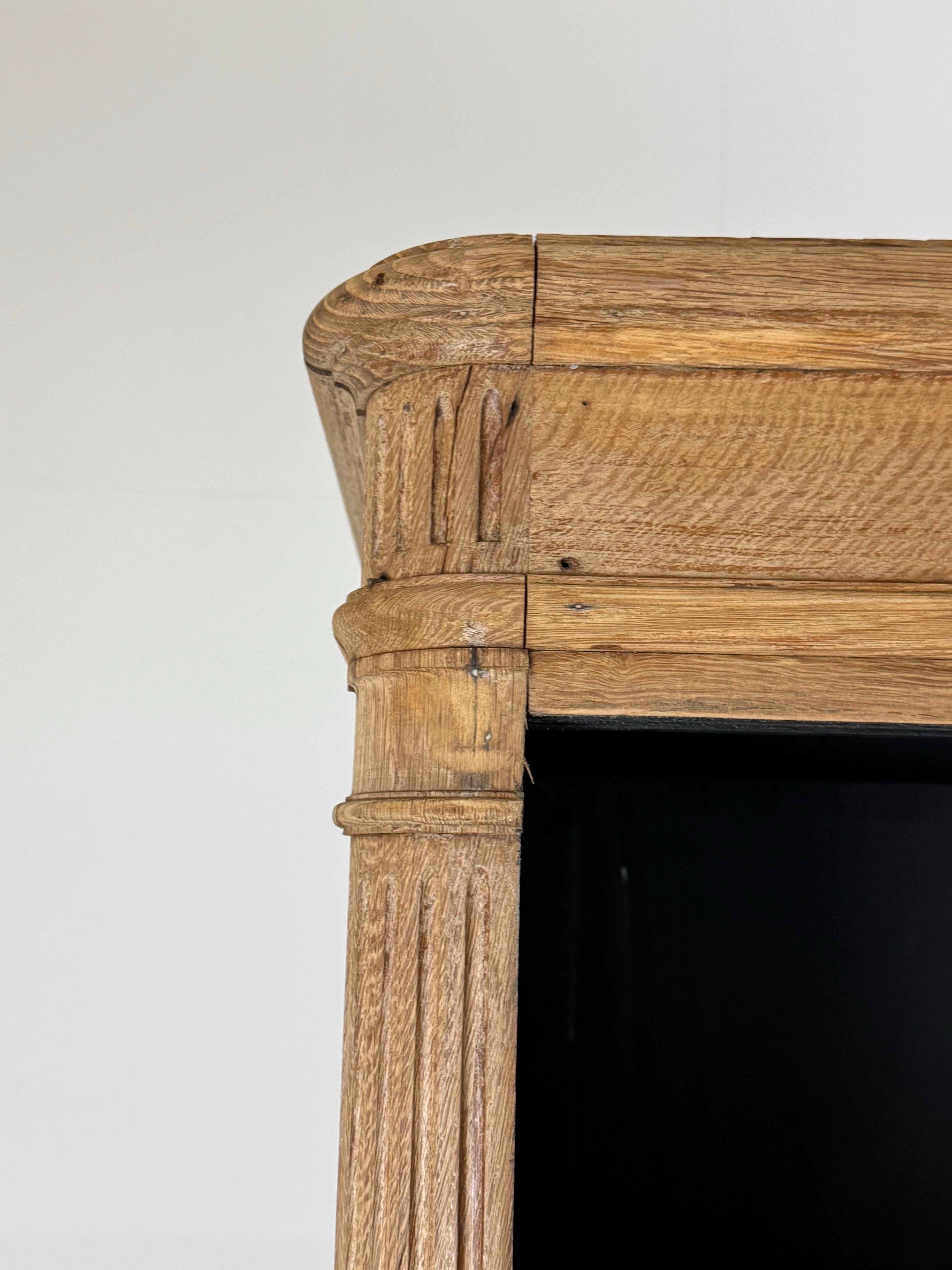Oak French Bookcase ca. 1900-1910 For Sale 4