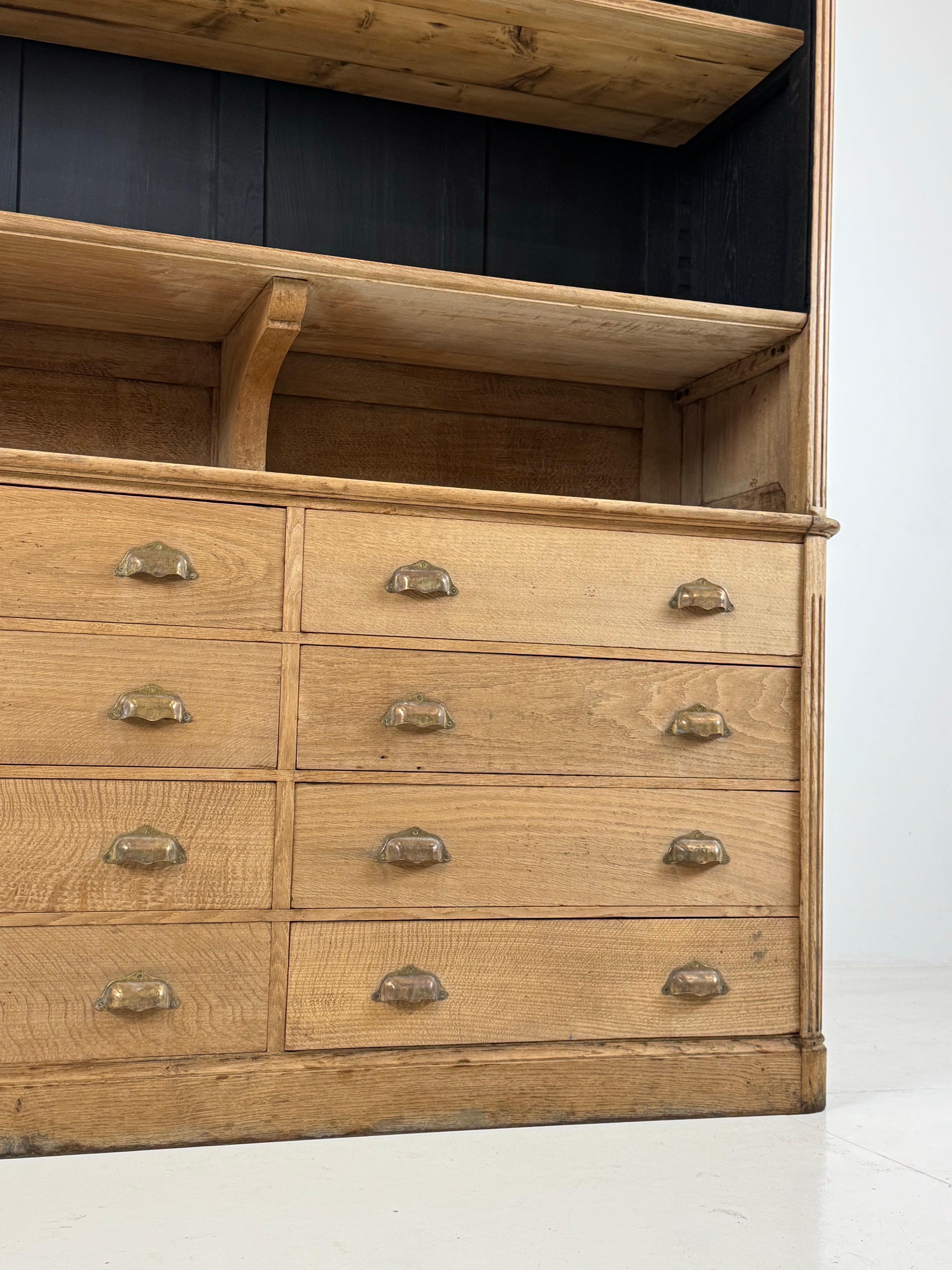 Oak French Bookcase ca. 1900-1910 For Sale 5