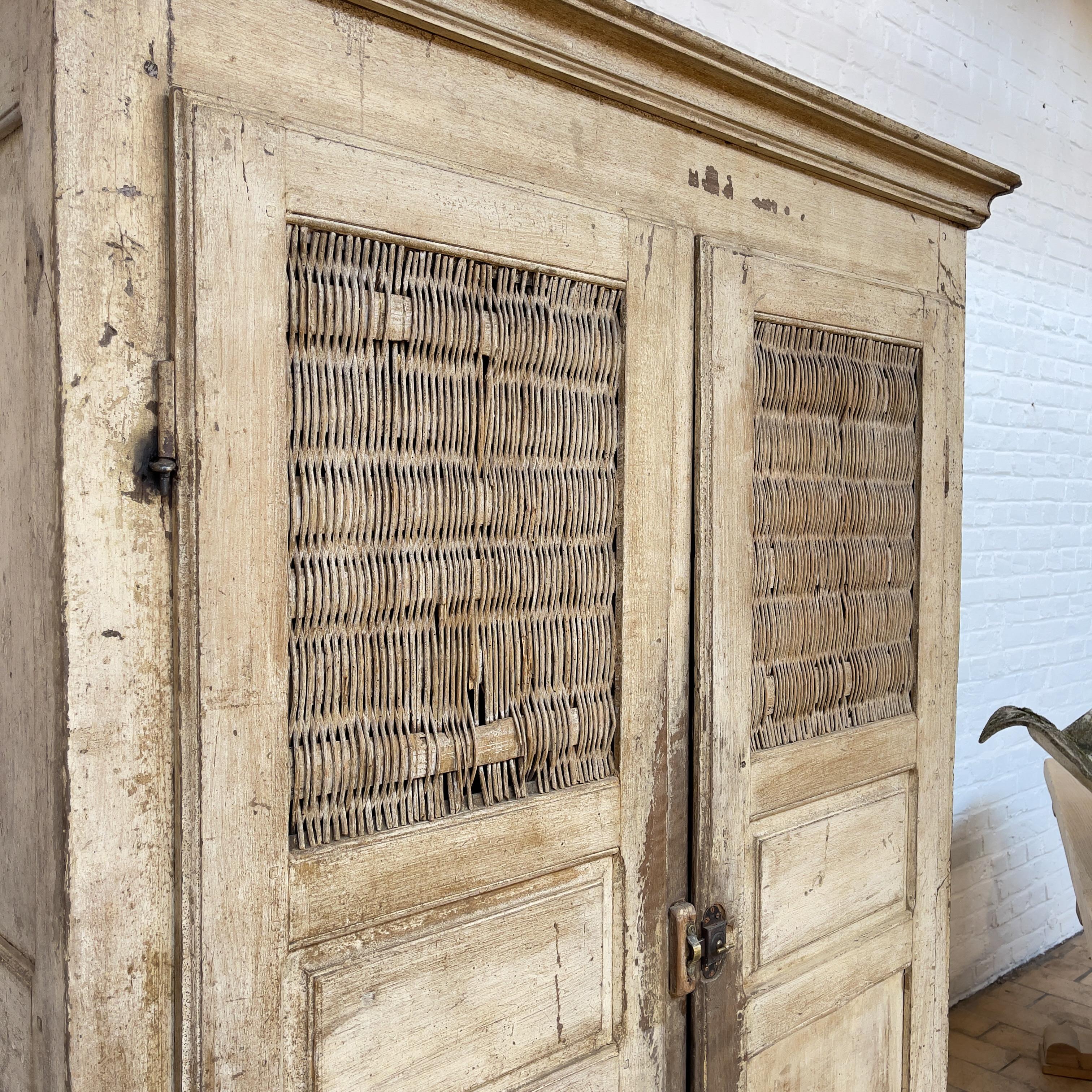18th Century and Earlier Oak French Cabinet 2 Doors 18th For Sale