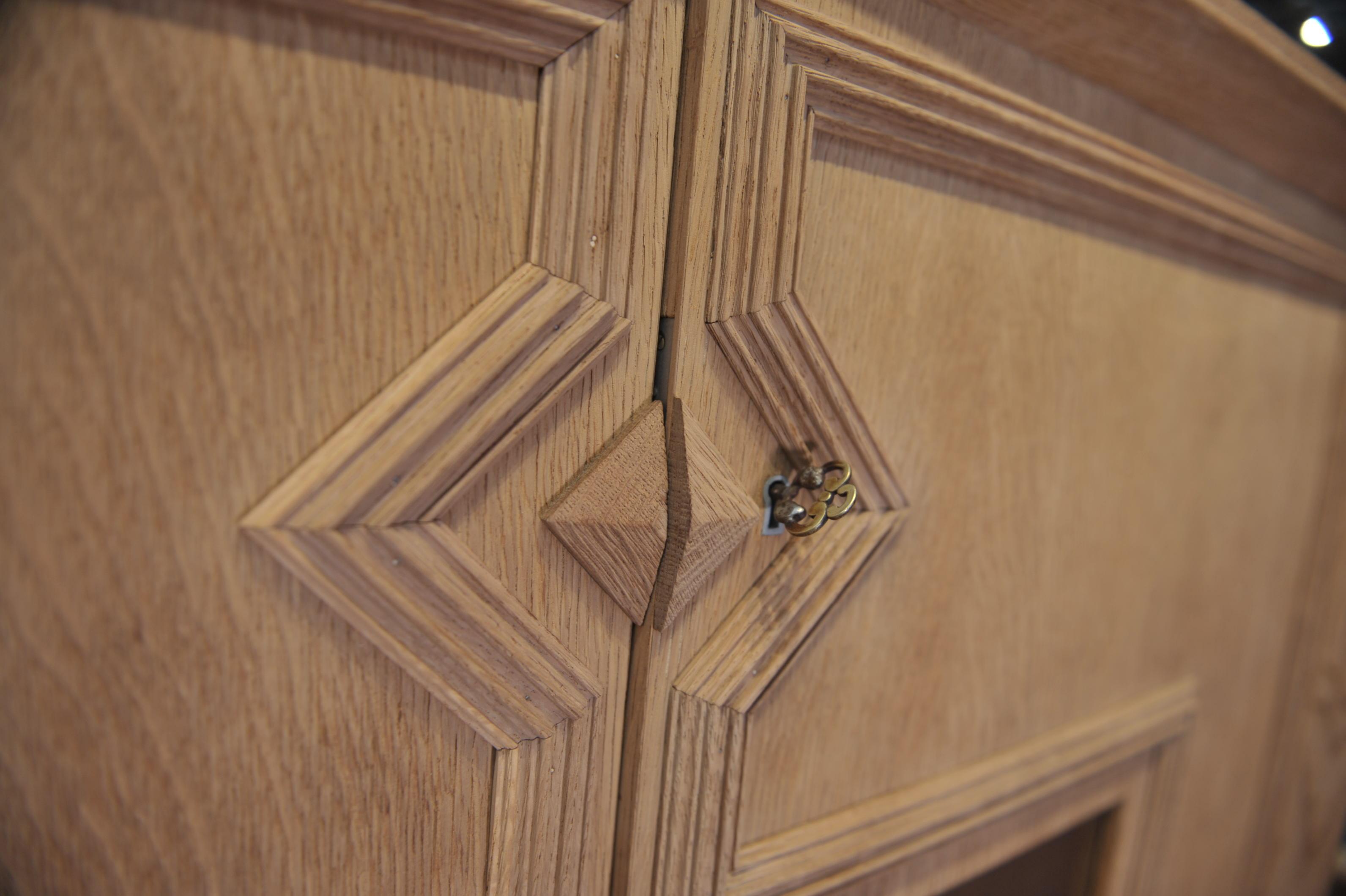 Oak French Modernist Bookcase Cabinet, circa 1940 In Good Condition For Sale In Roubaix, FR