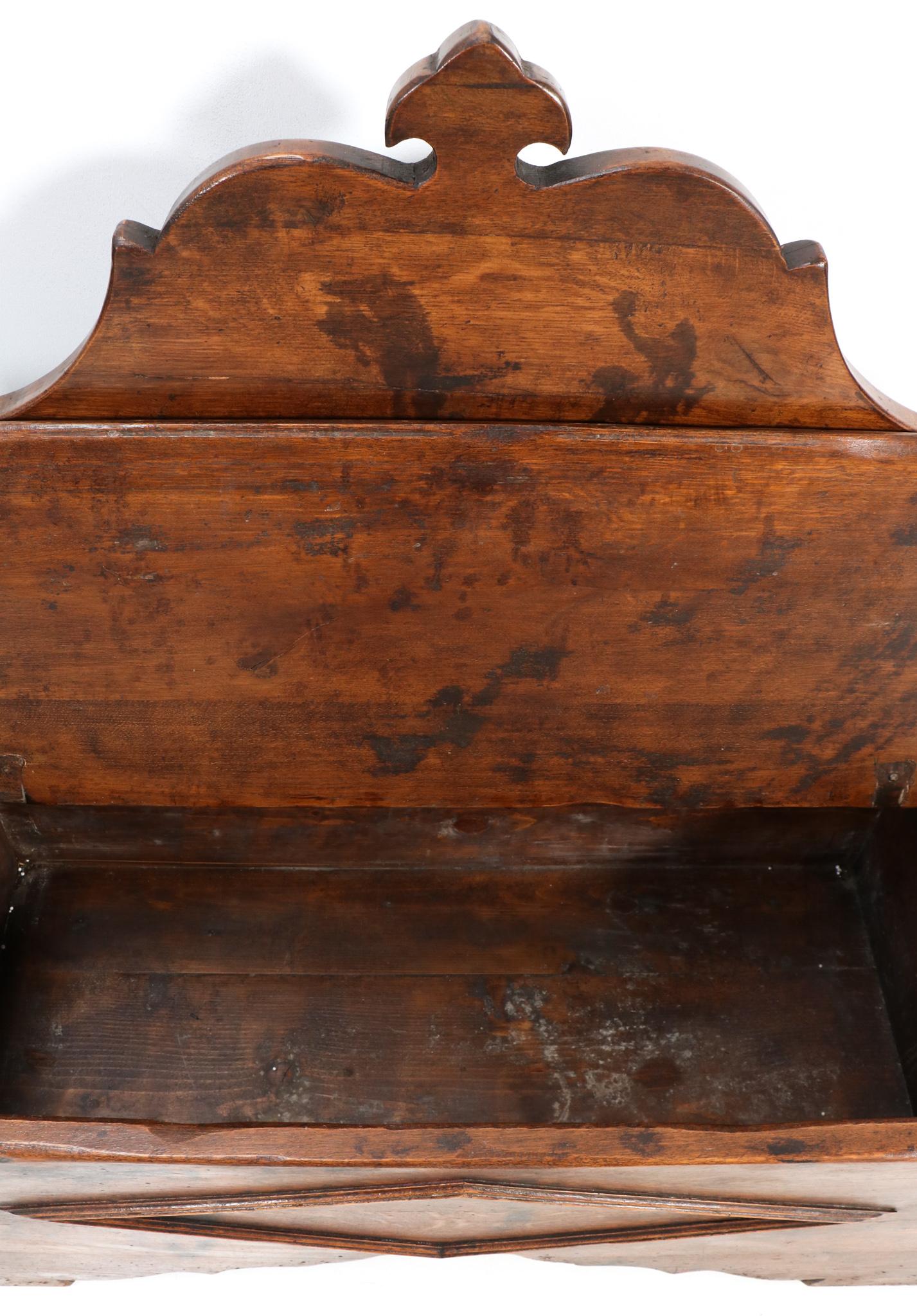 Oak French Provincial Rustic Hall Bench, 1900s For Sale 2