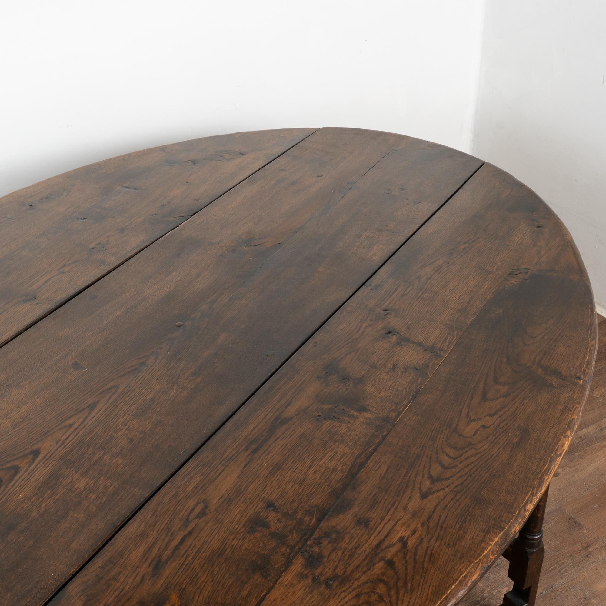 Oak Gate Leg Drop Leaf Wake Dining Table, England circa 1880-1900 For Sale 7