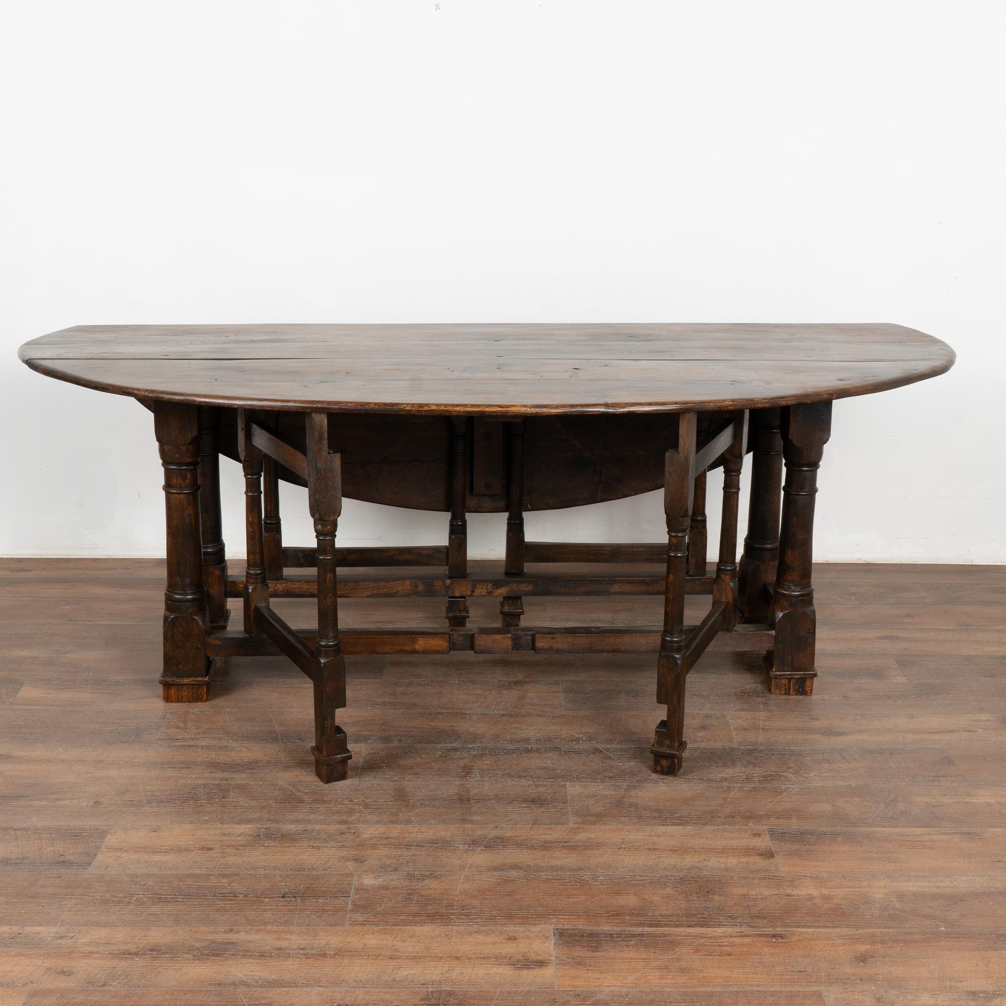 Oak Gate Leg Drop Leaf Wake Dining Table, England circa 1880-1900 For Sale 8