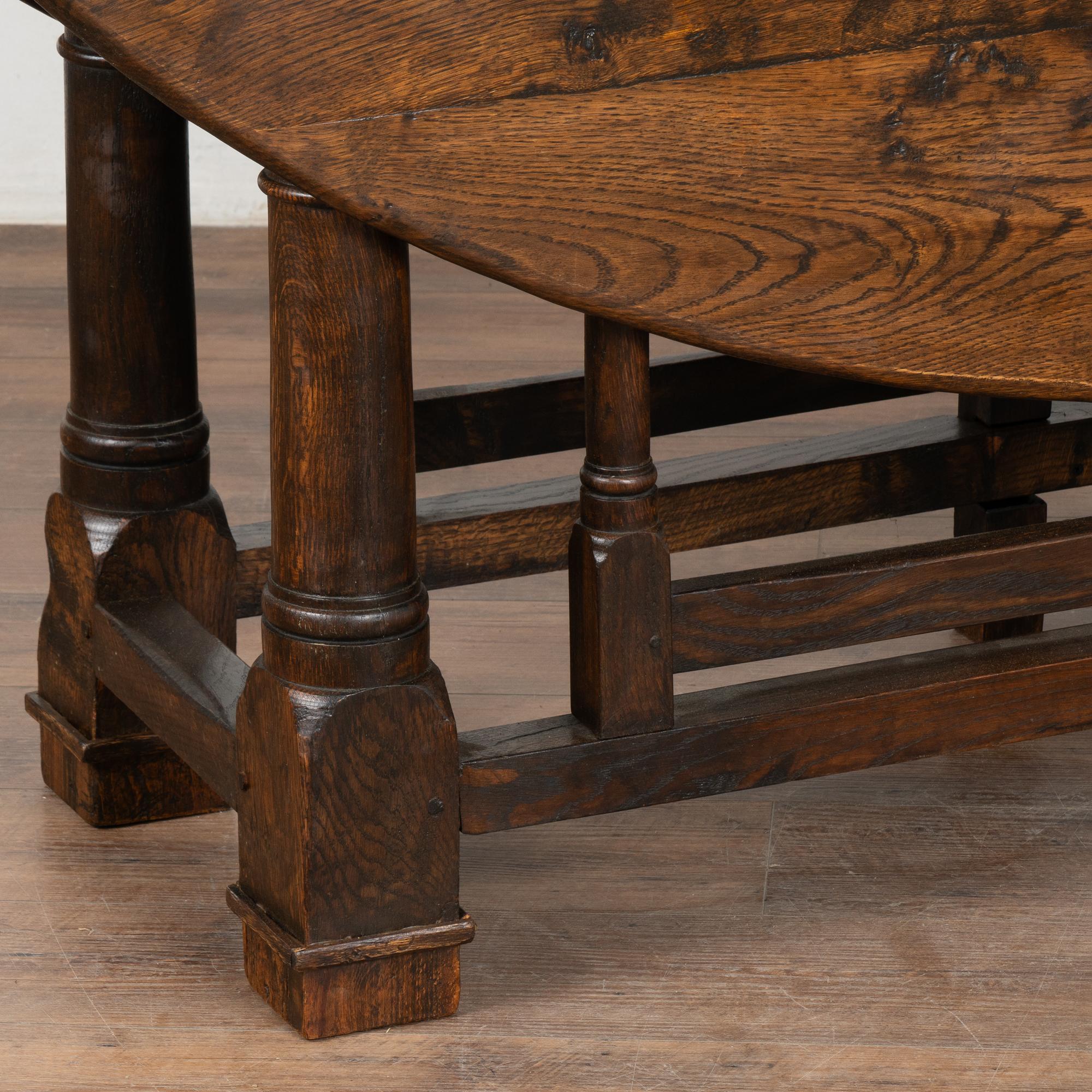 Oak Gate Leg Drop Leaf Wake Dining Table, England circa 1880-1900 For Sale 1