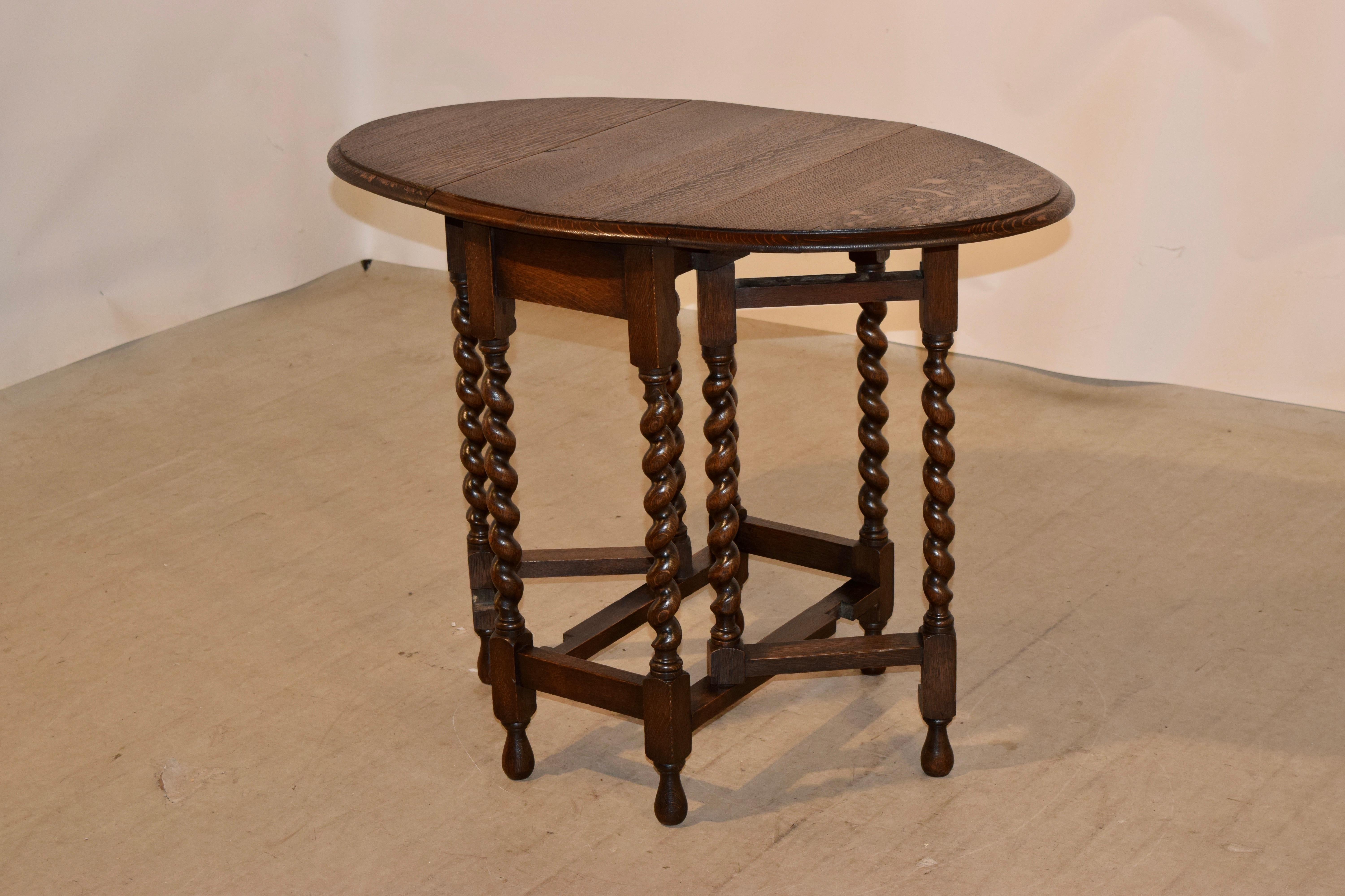 Early 20th Century Oak Gateleg Side Table, circa 1900