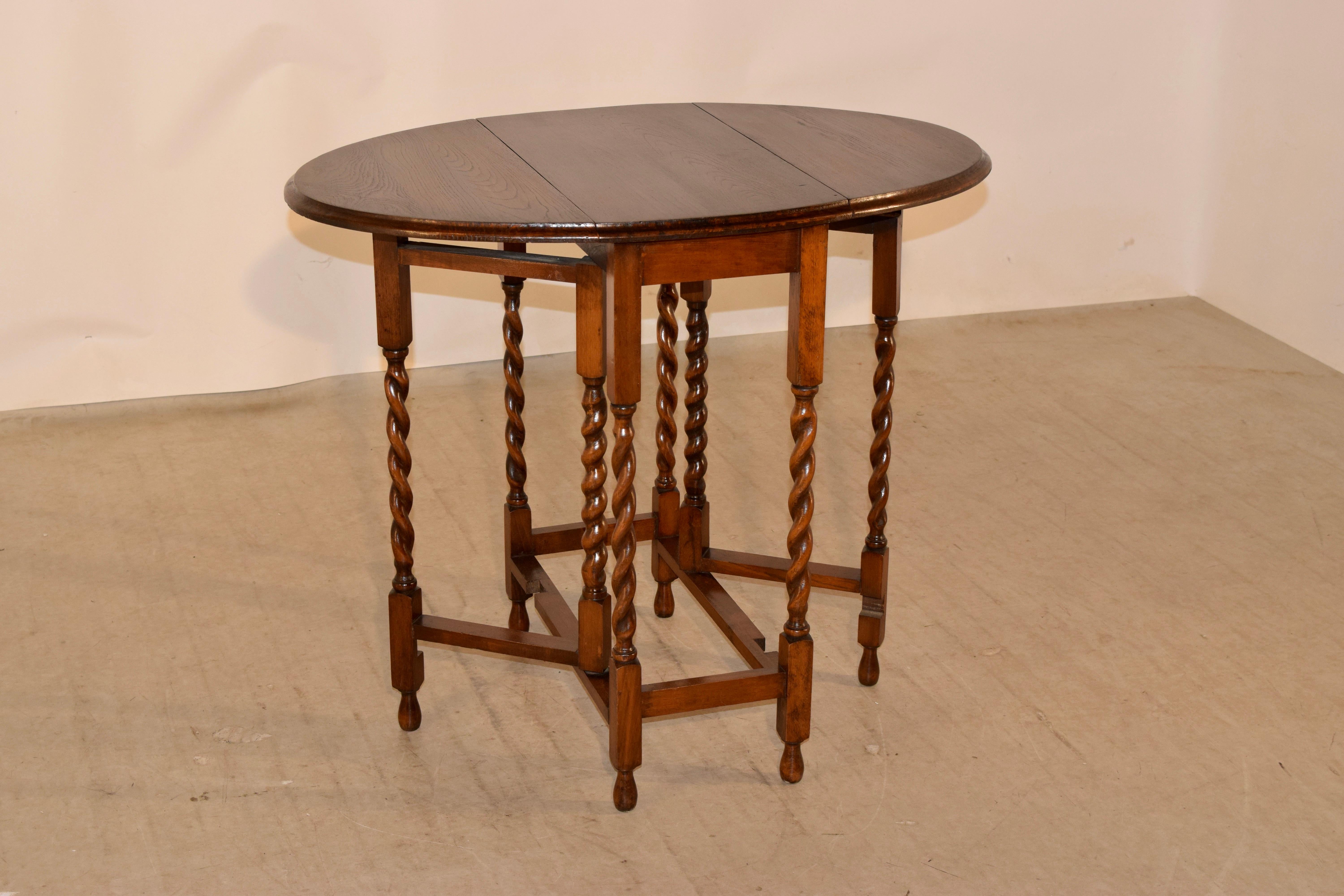 Early 20th Century Oak Gateleg Side Table, circa 1900