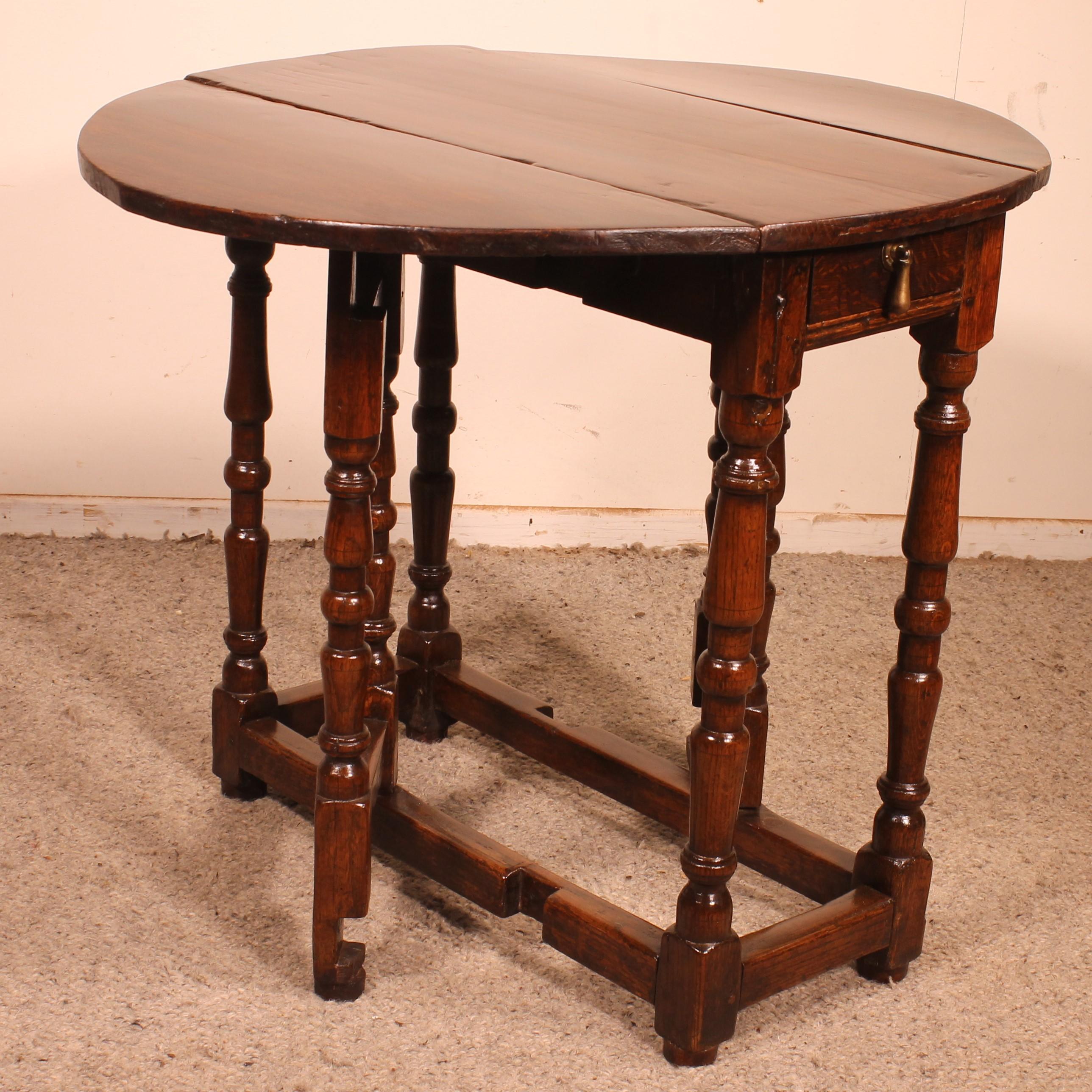 Oak Gateleg Table Early 18th Century 3