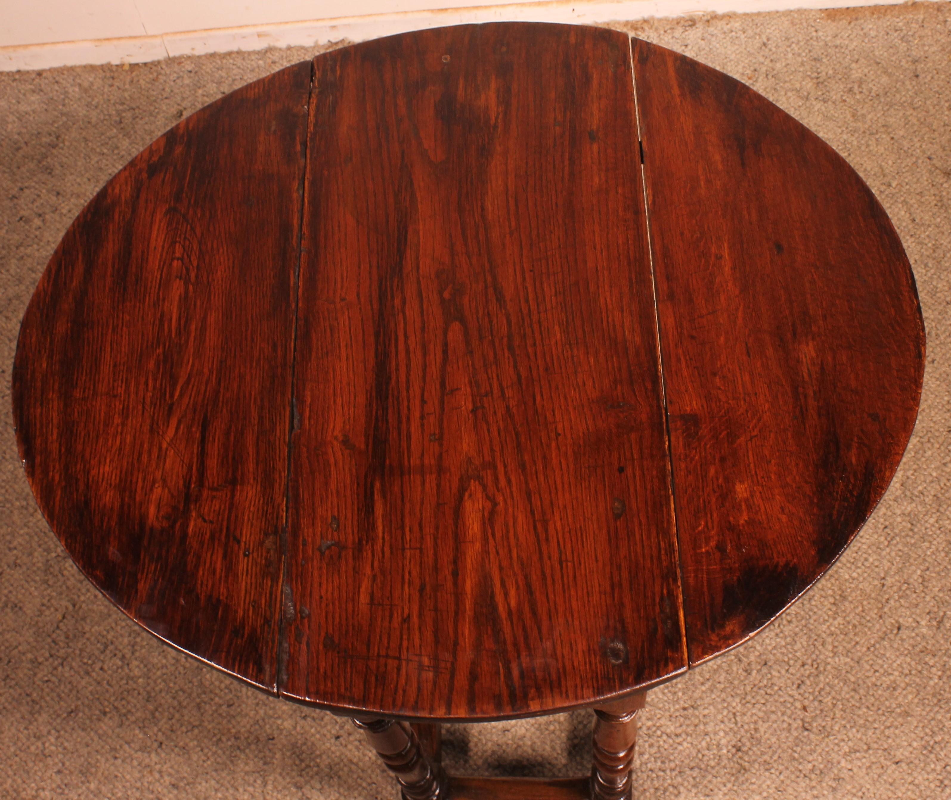 Oak Gateleg Table Early 18th Century For Sale 6