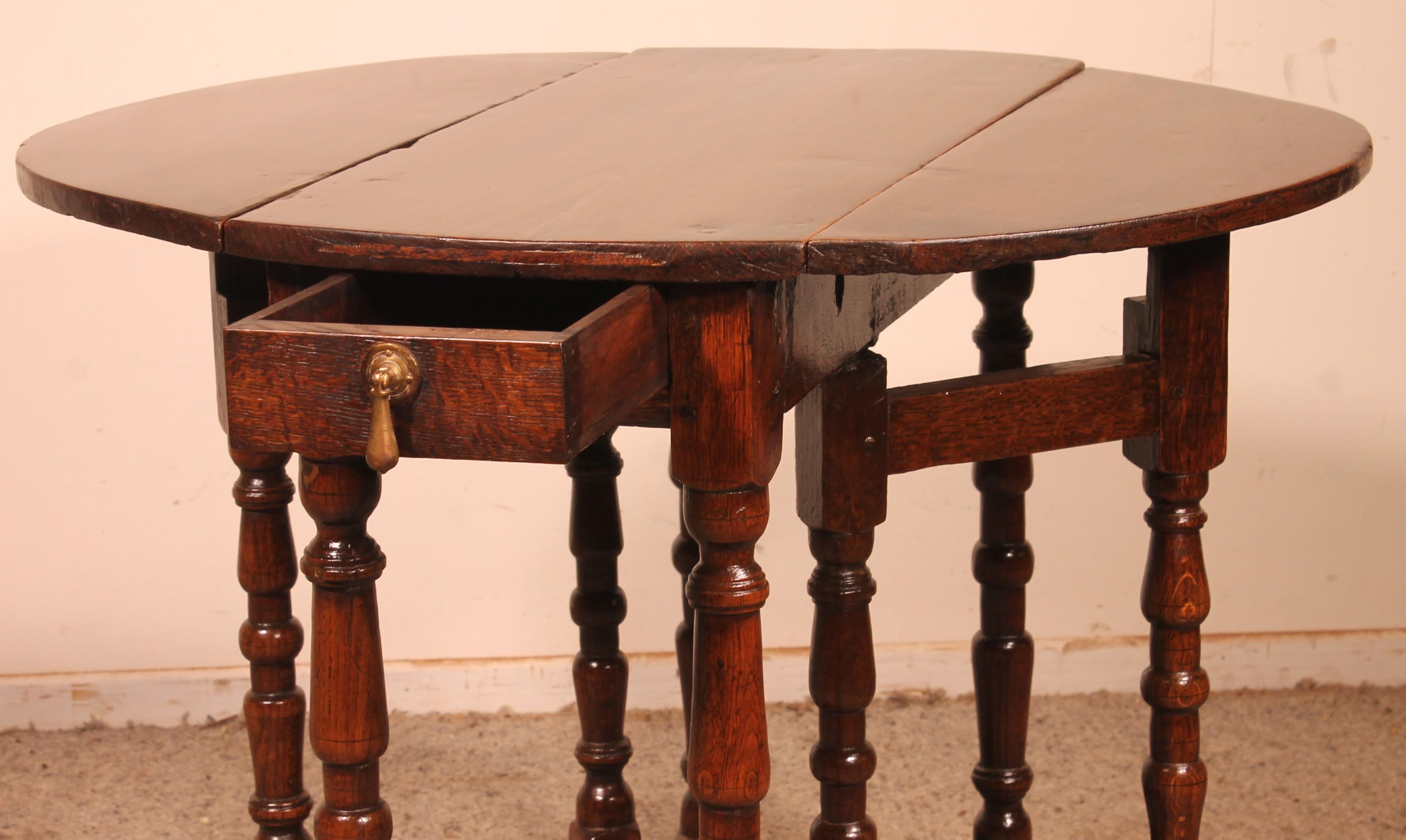 British Oak Gateleg Table Early 18th Century For Sale