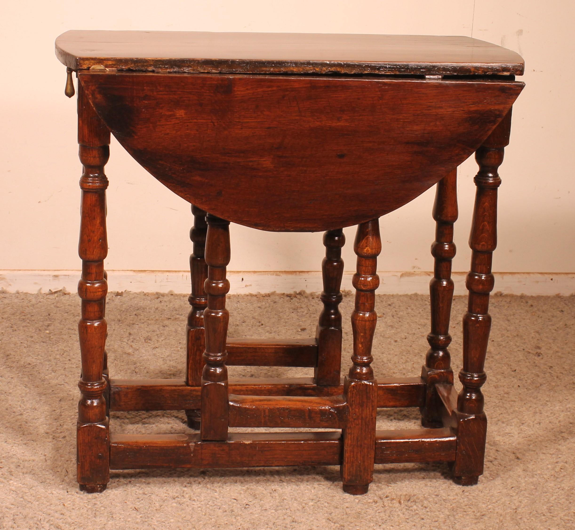 Gateleg-Tisch aus Eichenholz, frühes 18. Jahrhundert (18. Jahrhundert und früher)