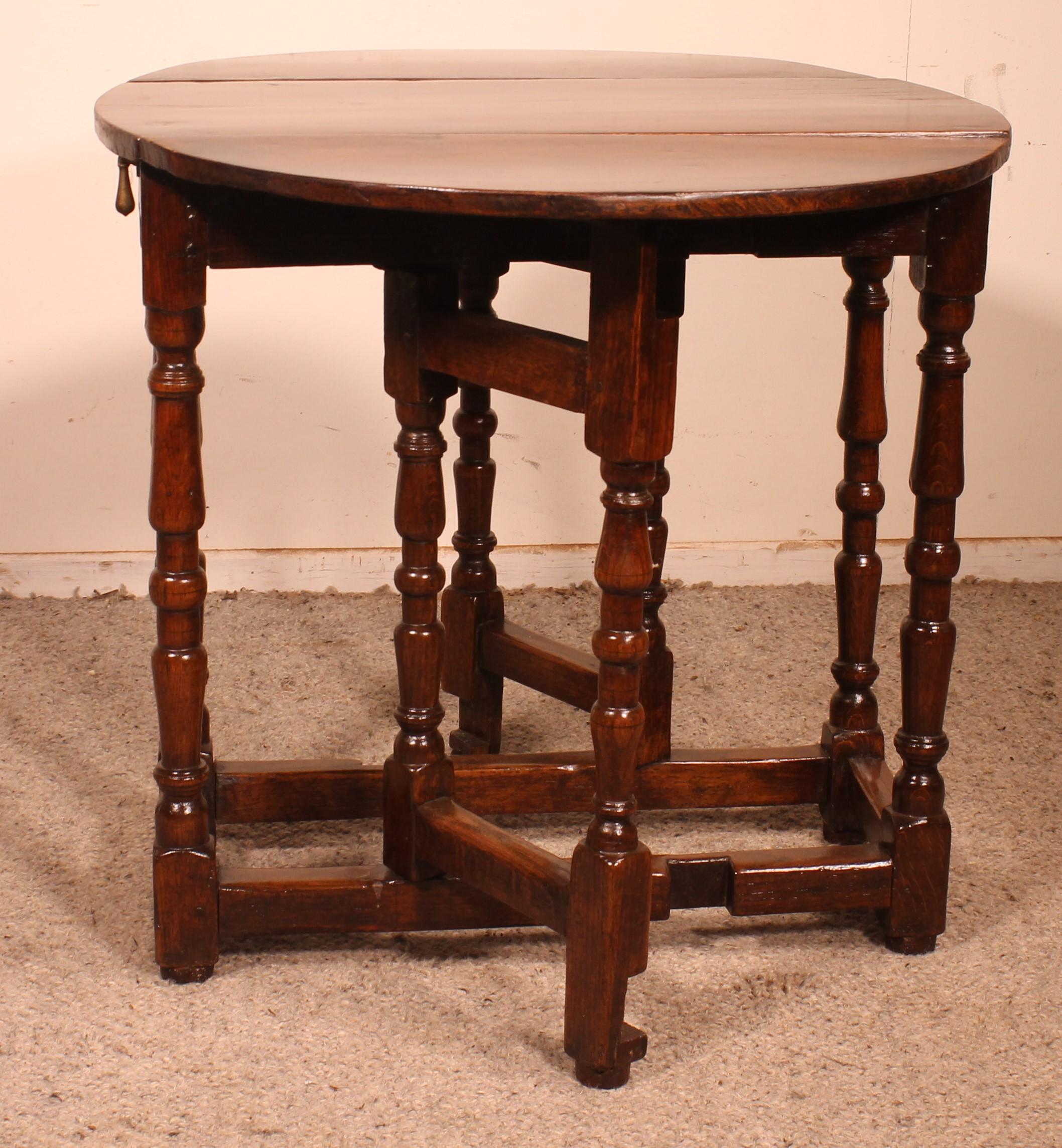 Gateleg-Tisch aus Eichenholz, frühes 18. Jahrhundert 1